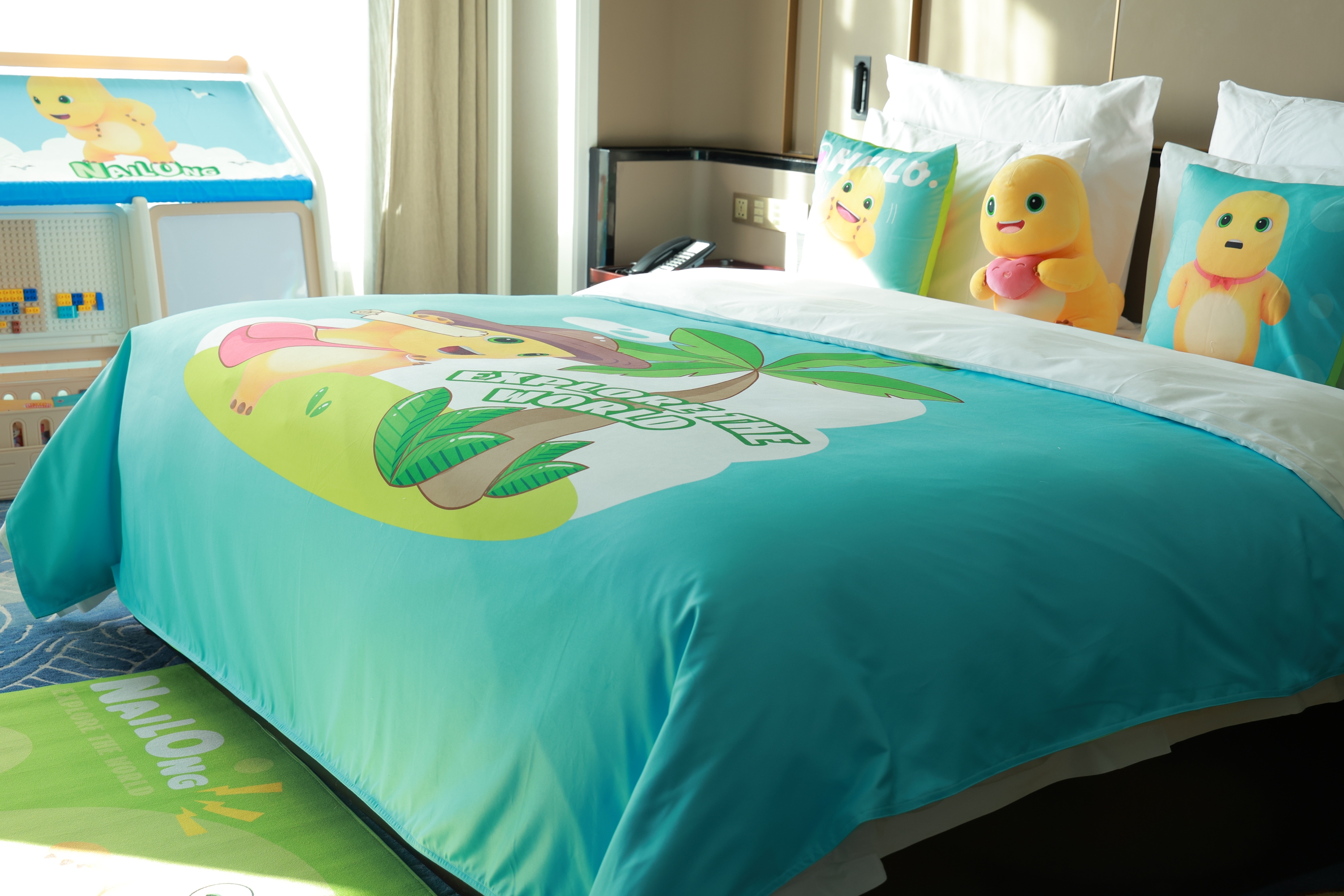 Guest room at the Wyndham Qingdao in Qingdao, Other than US/Canada