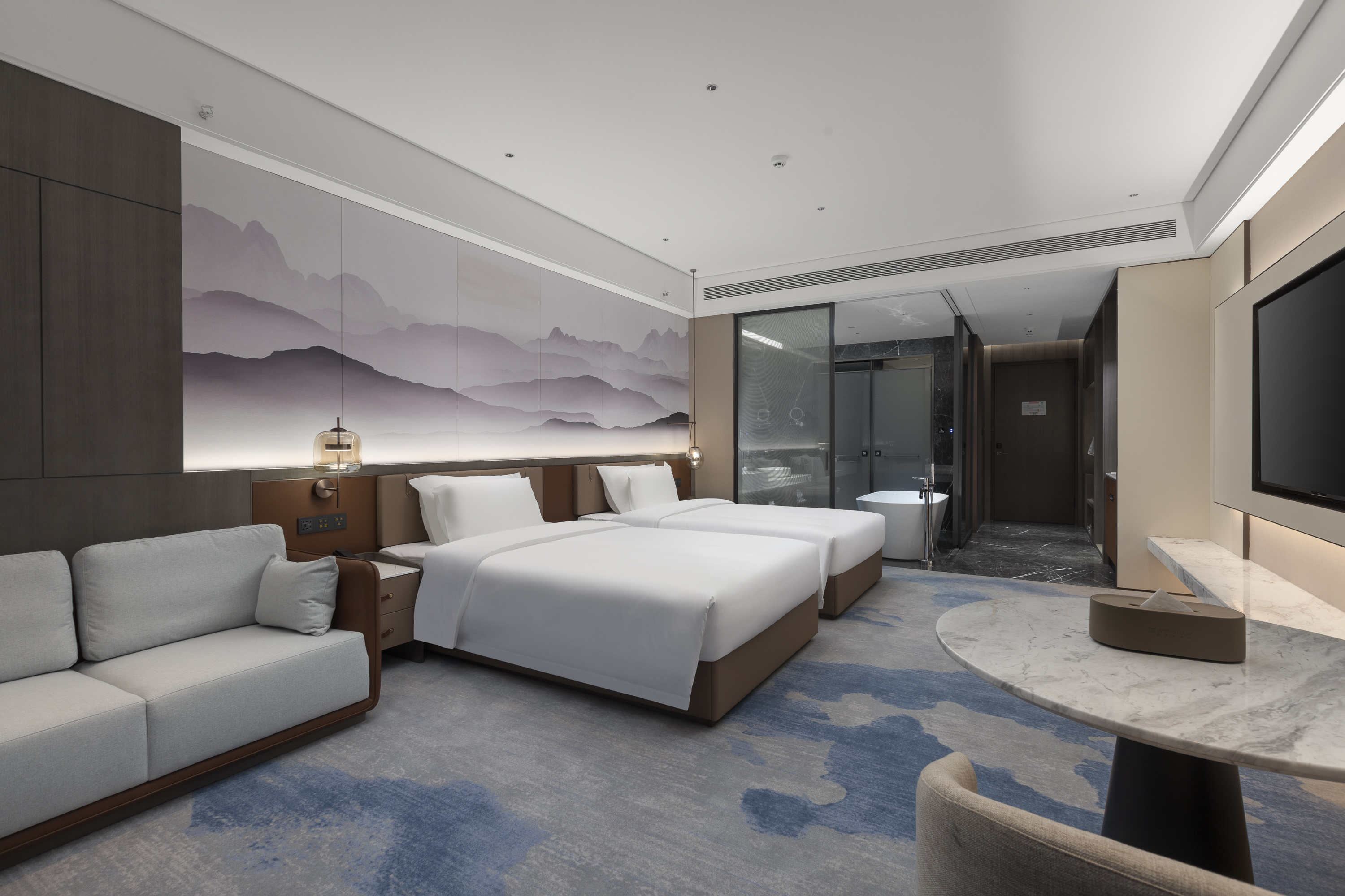 Guest room at the Wyndham Qujing Luliang in Qujing, Other than US/Canada