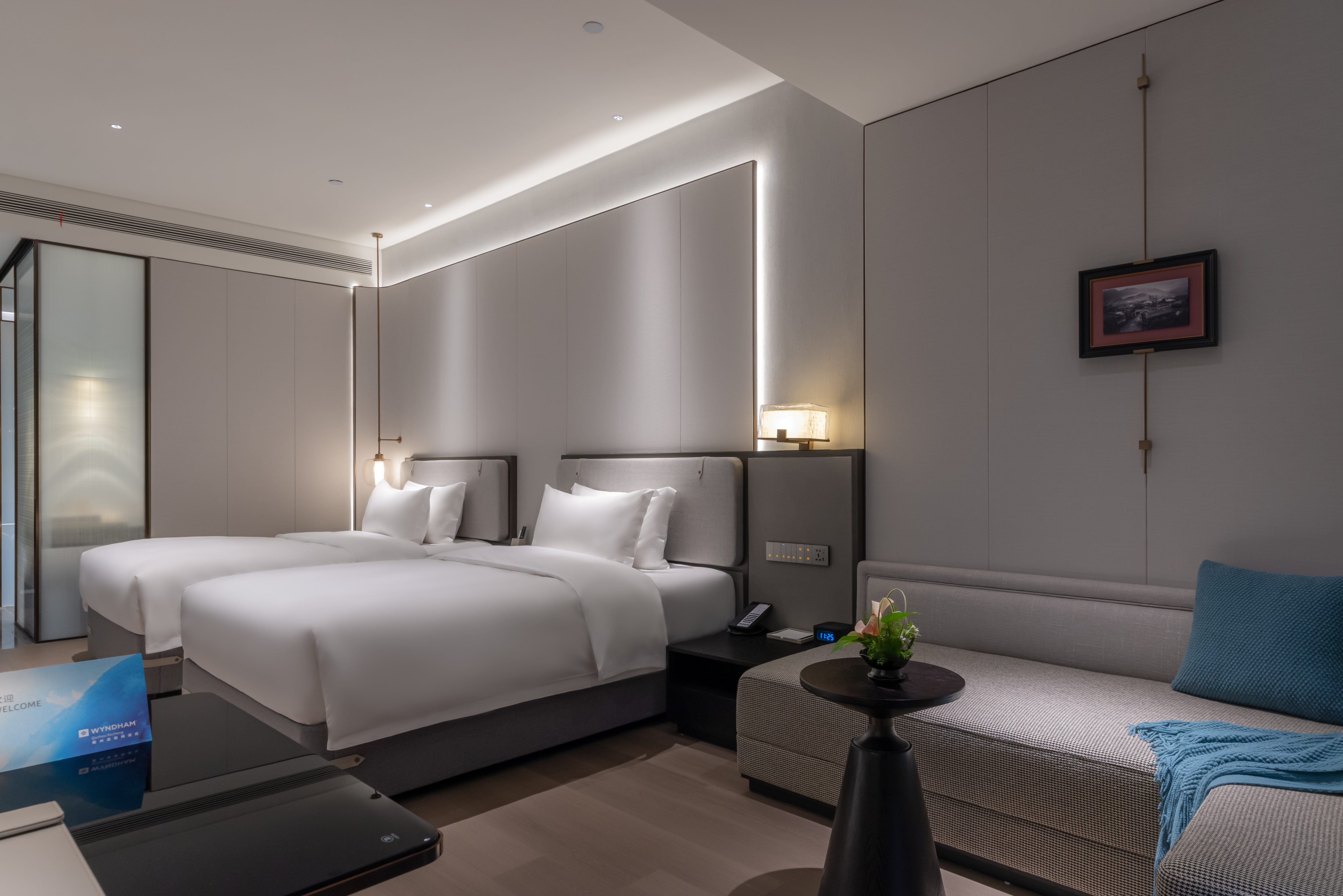 Guest room at the Wyndham Quzhou Kecheng in Quzhou, Other than US/Canada