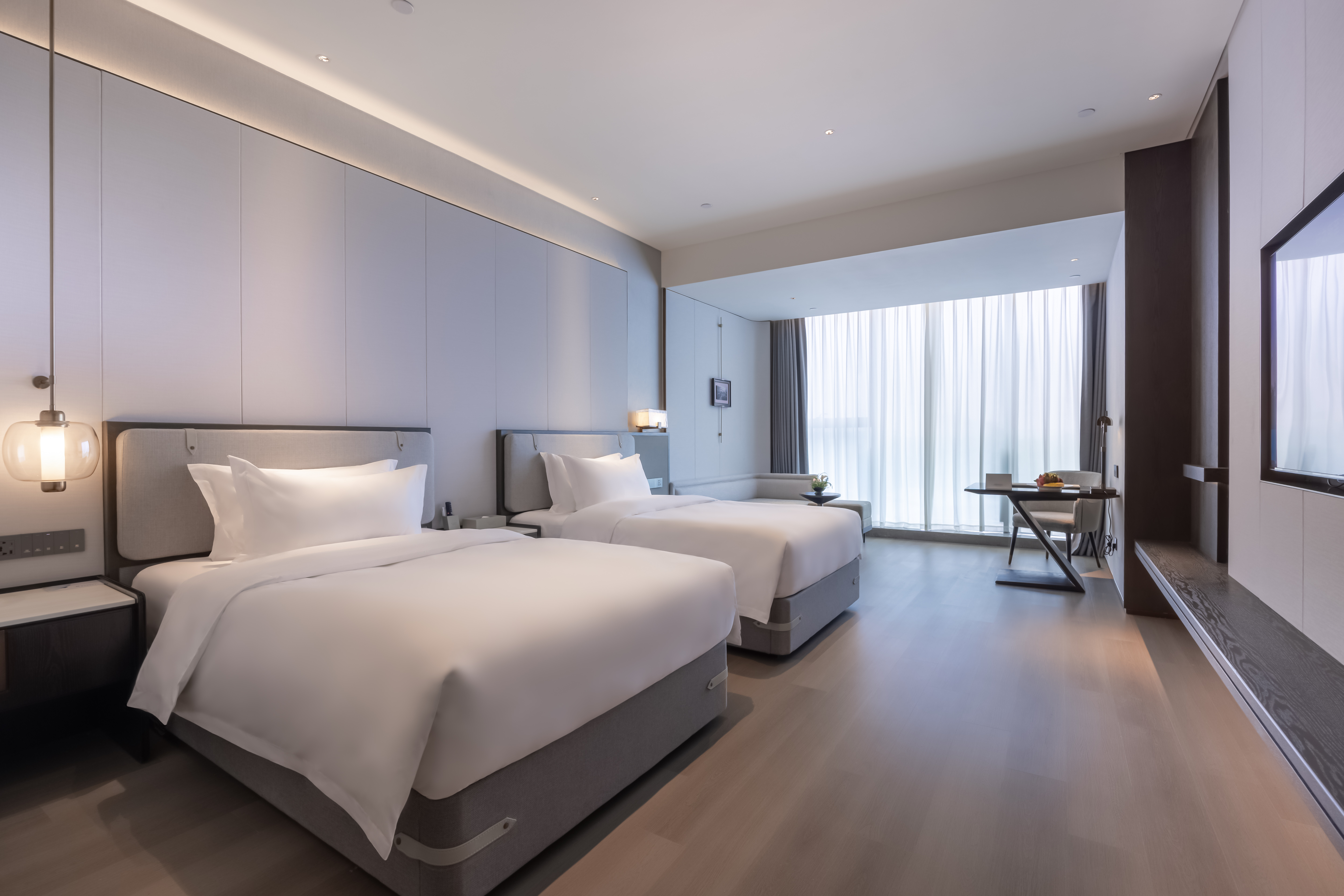 Guest room at the Wyndham Quzhou Kecheng in Quzhou, Other than US/Canada