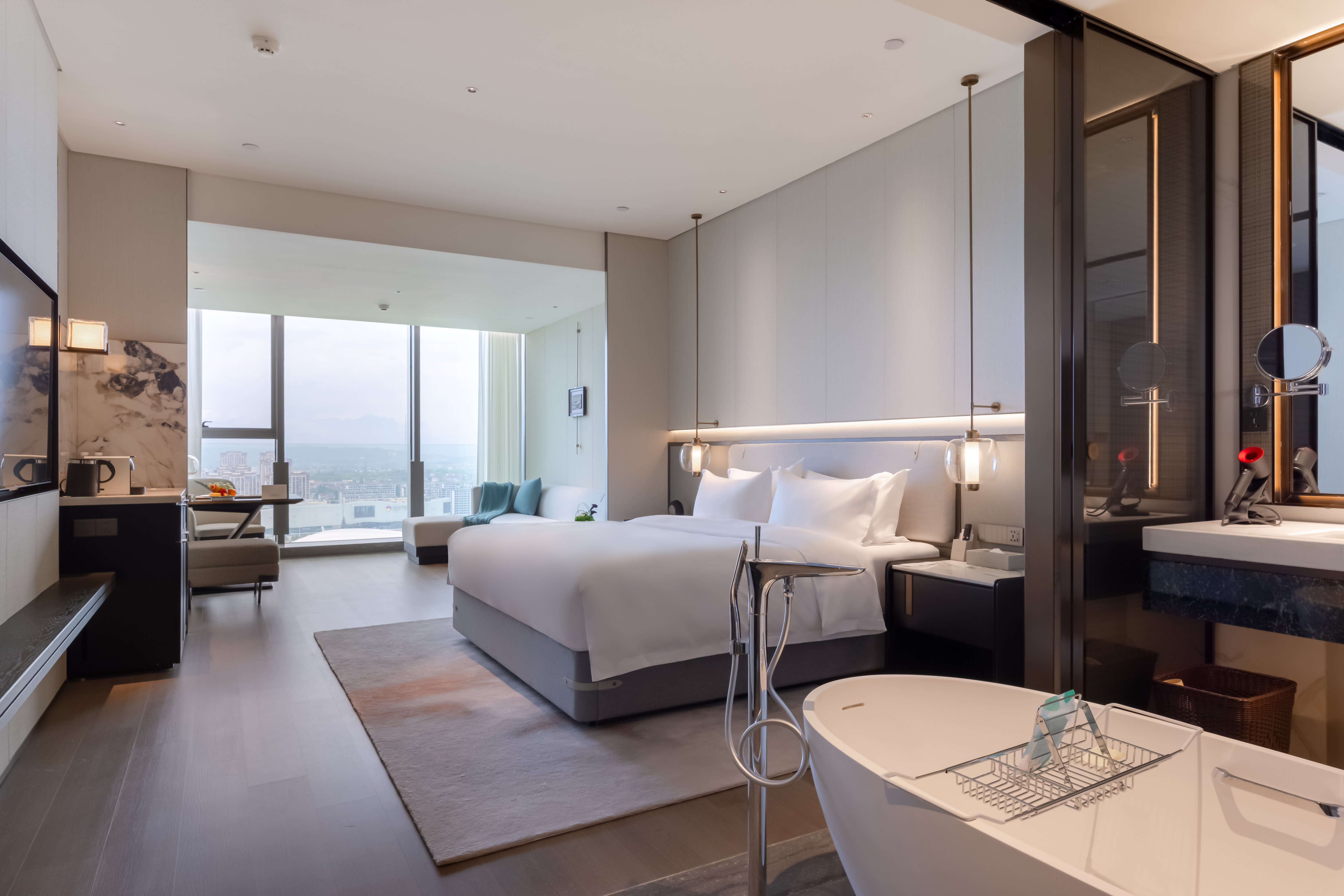 Guest room at the Wyndham Quzhou Kecheng in Quzhou, Other than US/Canada