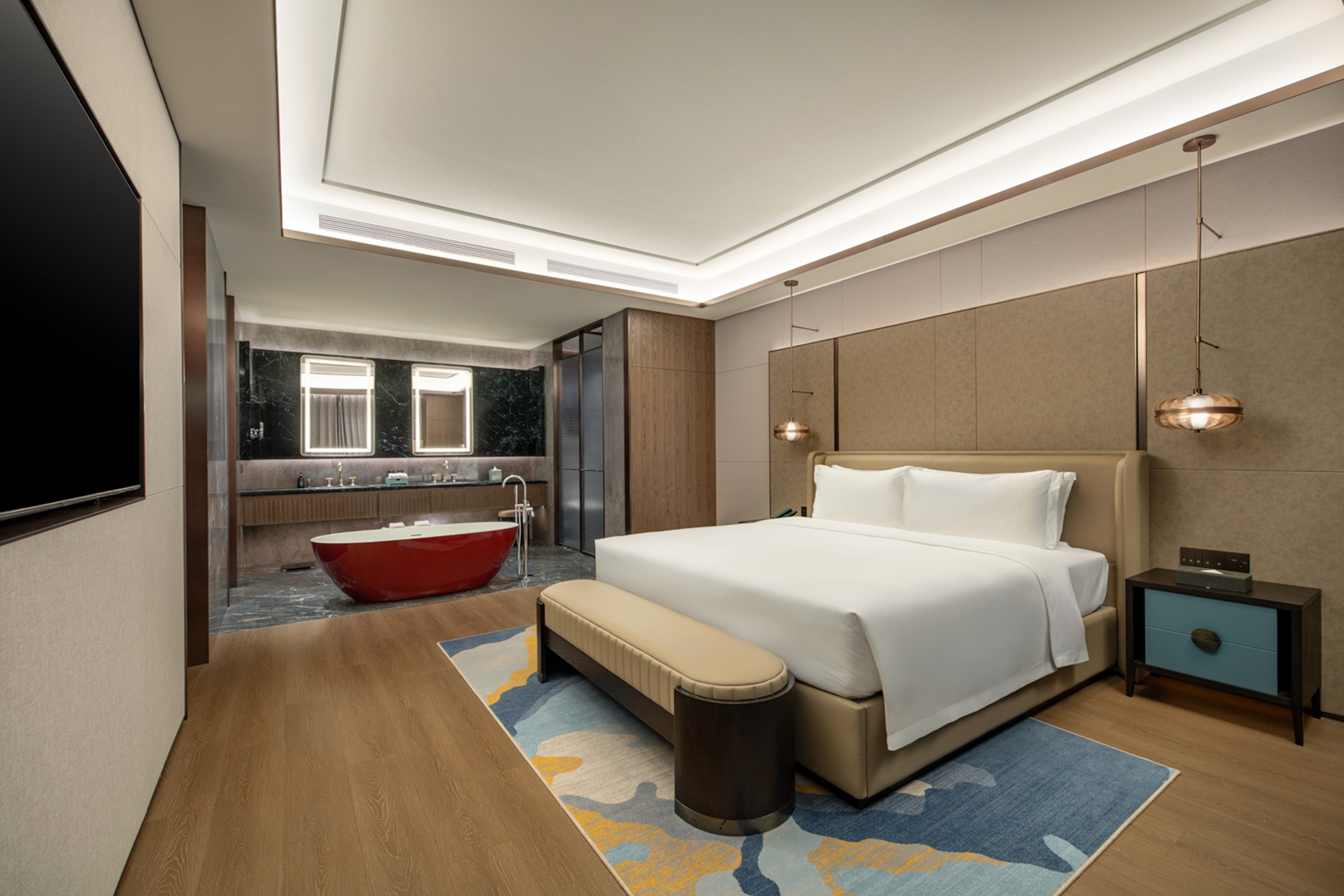 Guest room at the Wyndham Rizhao Downtown in Rizhao, Other than US/Canada