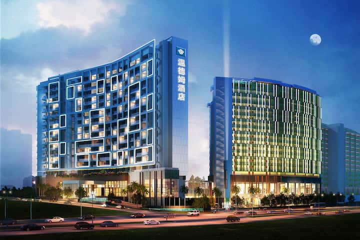 Exterior Night Image of Wyndham Sanya Bay hotel in Sanya, Other than US/Canada