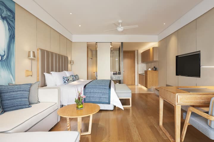 Guest room at the Wyndham Sanya Bay in Sanya, Other than US/Canada