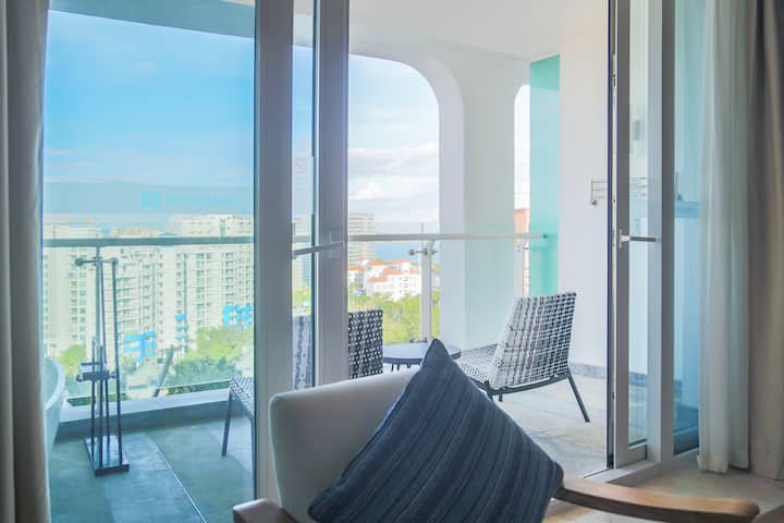 Guest room at the Wyndham Sanya Bay in Sanya, Other than US/Canada