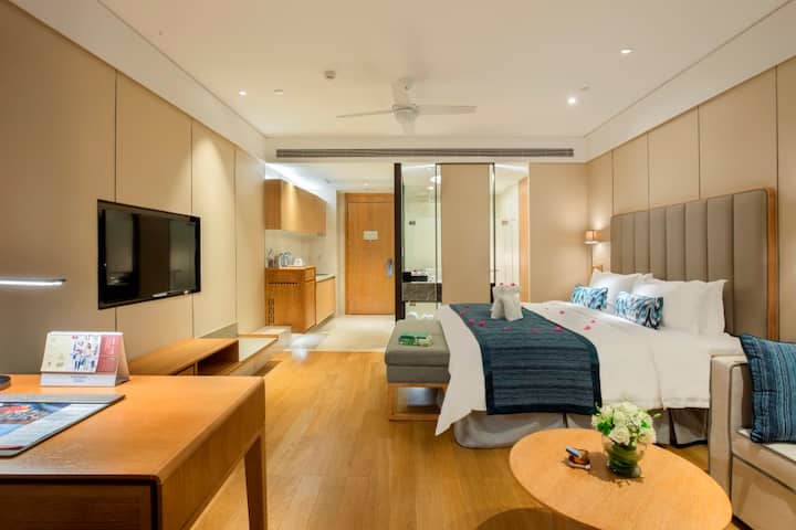 Guest room at the Wyndham Sanya Bay in Sanya, Other than US/Canada