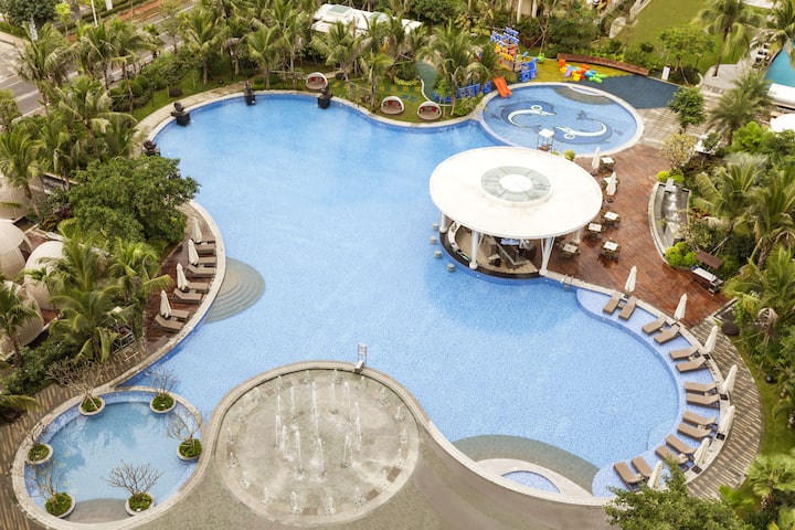 Pool at the Wyndham Sanya Bay in Sanya, Other than US/Canada