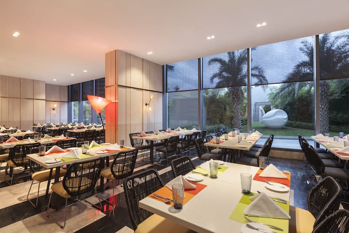 Wyndham Sanya Bay restaurant in Sanya, Other than US/Canada