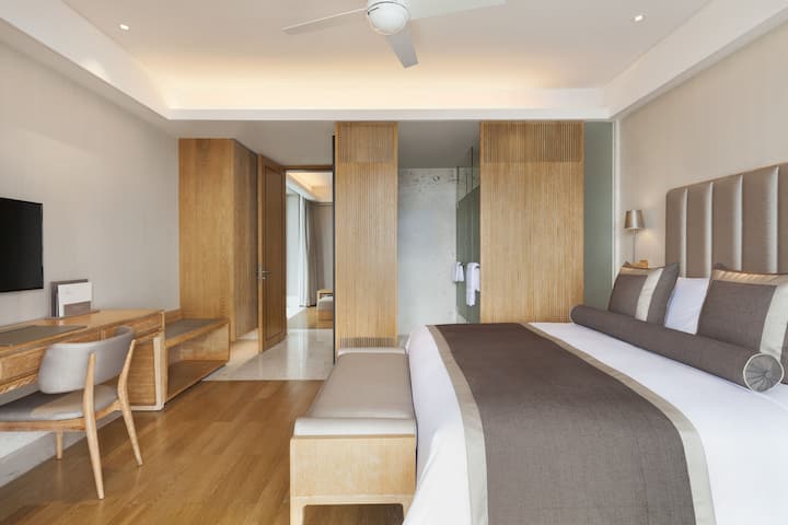 Wyndham Sanya Bay suite in Sanya, Other than US/Canada