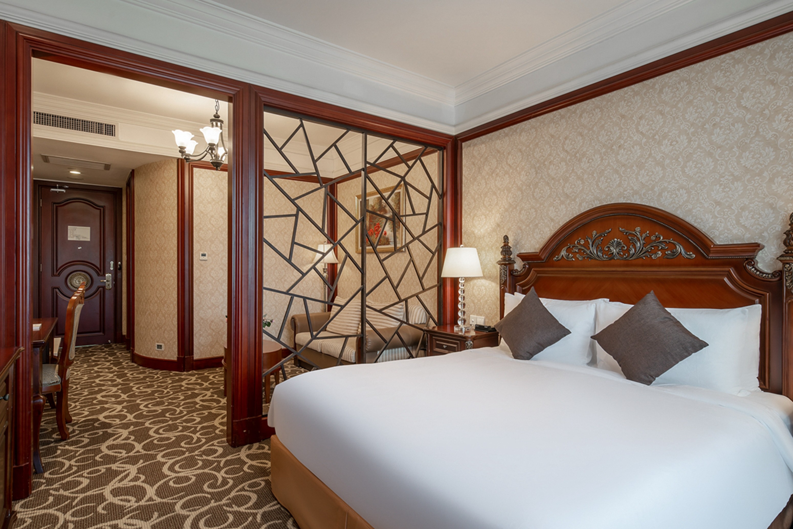 Wyndham Shanghai Hongqiao suite in Shanghai, Other than US/Canada