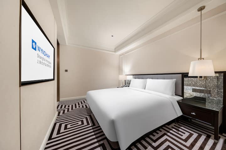 Wyndham Shanghai Hongqiao suite in Shanghai, Other than US/Canada