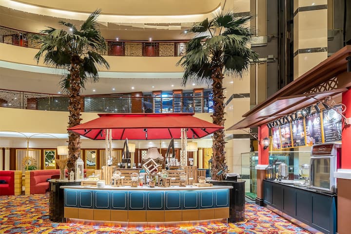 Wyndham Shanghai Hongqiao cafe in Shanghai, Other than US/Canada