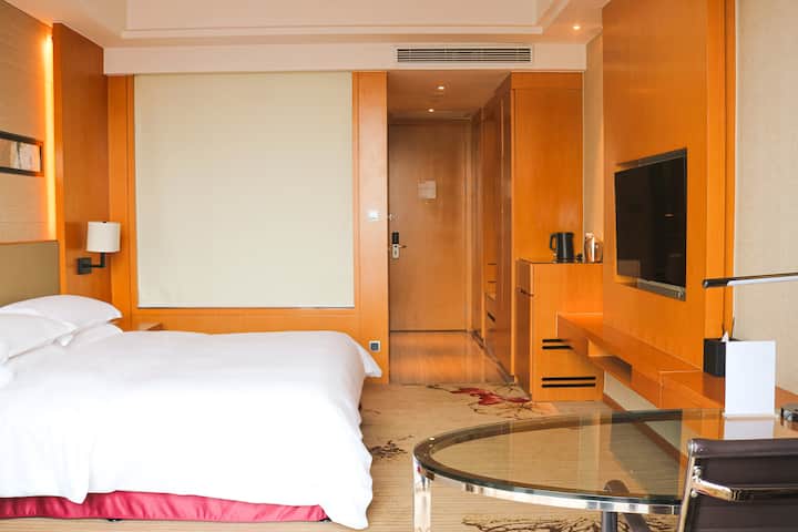 Guest room at the Wyndham Shanghai Nanxiang in Shanghai, Other than US/Canada