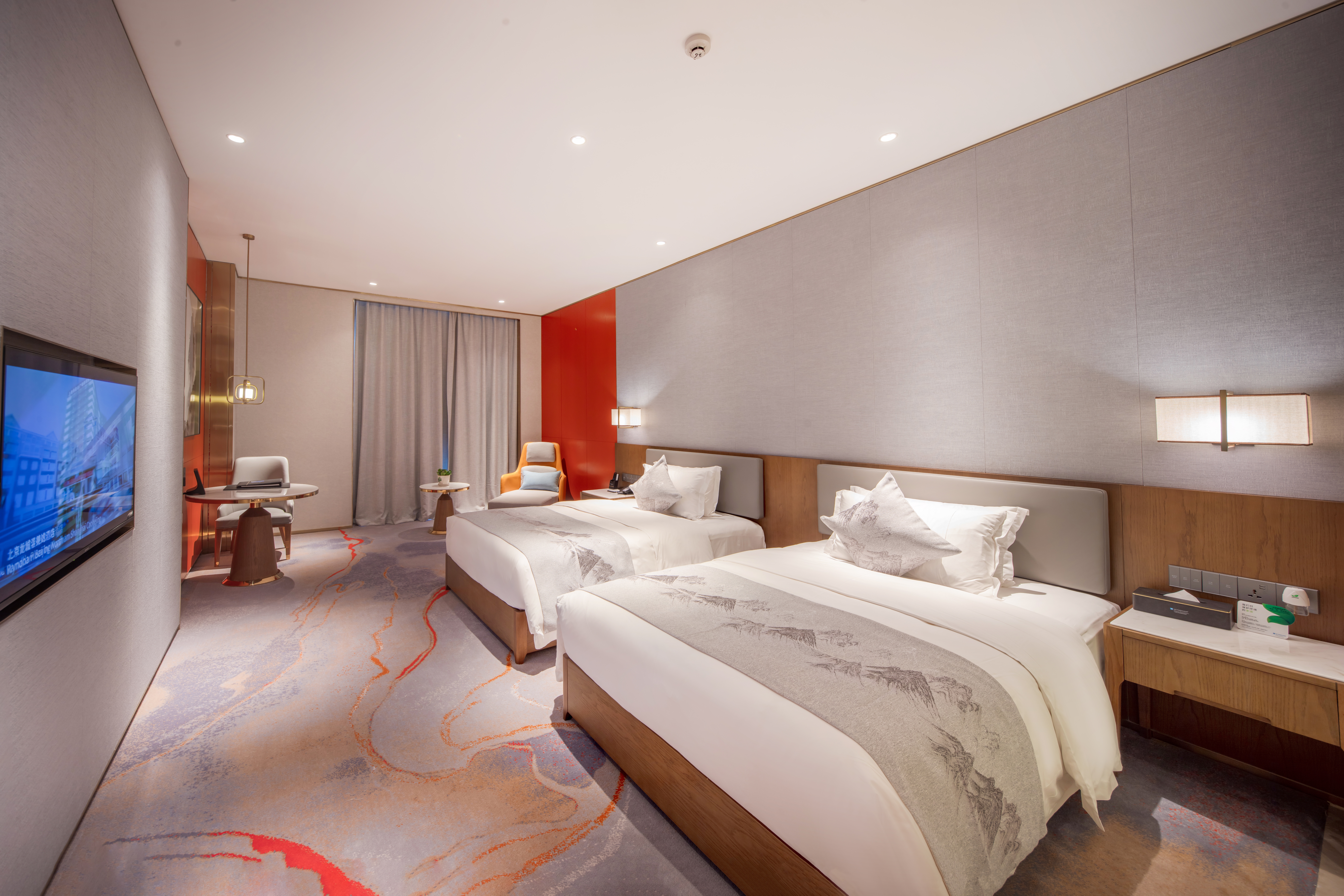 Guest room at the Wyndham Shiyan Downtown in Shiyan, Other than US/Canada