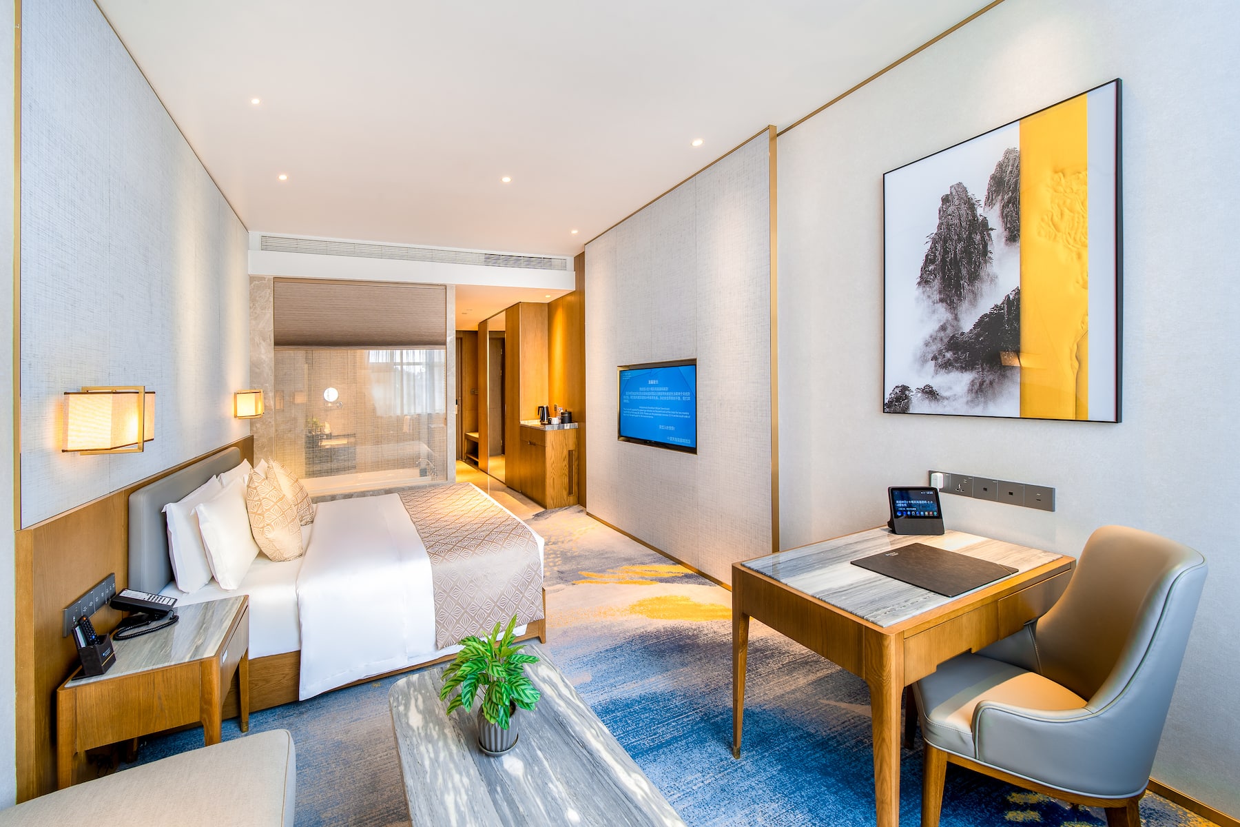 Guest room at the Wyndham Shiyan Downtown in Shiyan, Other than US/Canada