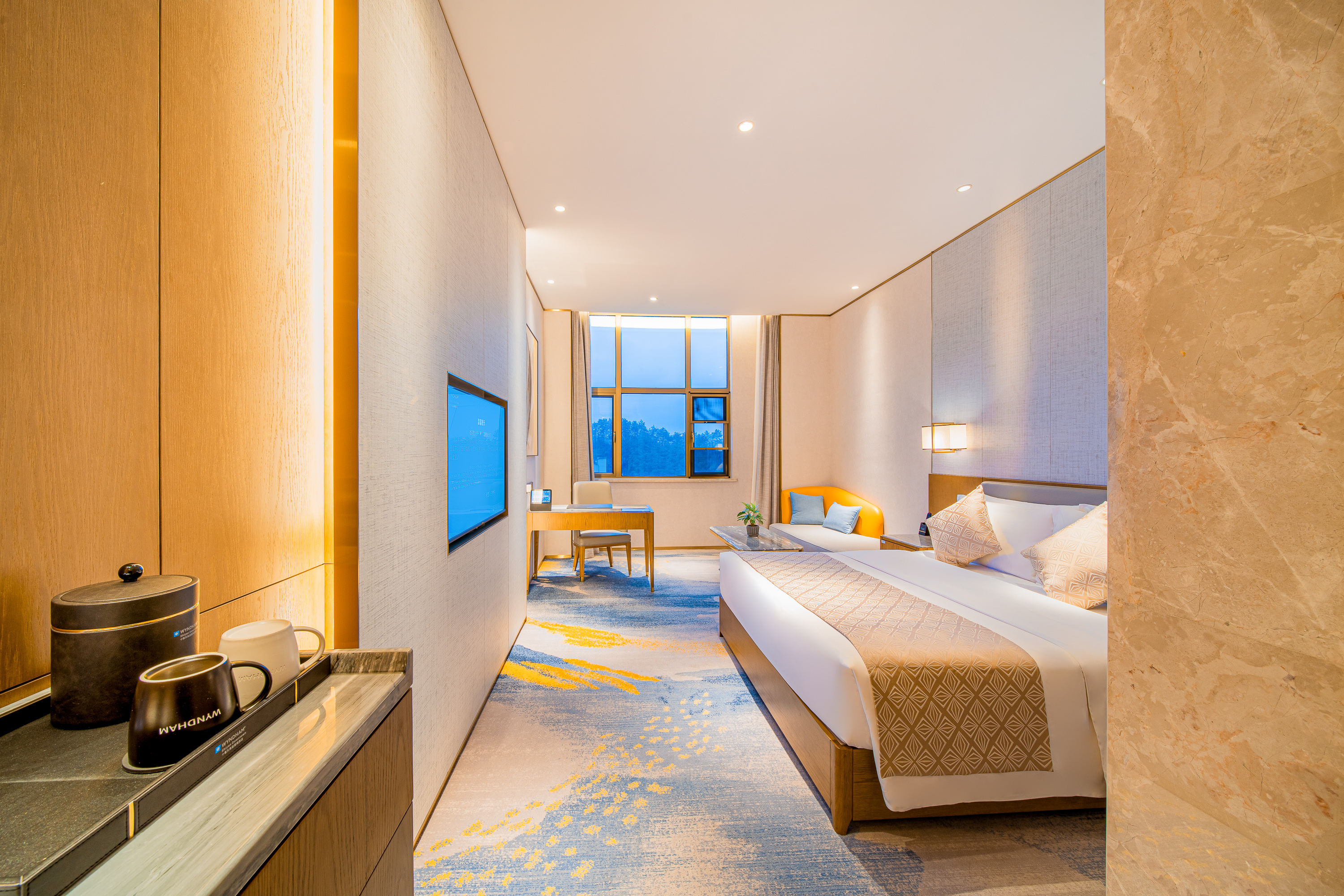 Guest room at the Wyndham Shiyan Downtown in Shiyan, Other than US/Canada