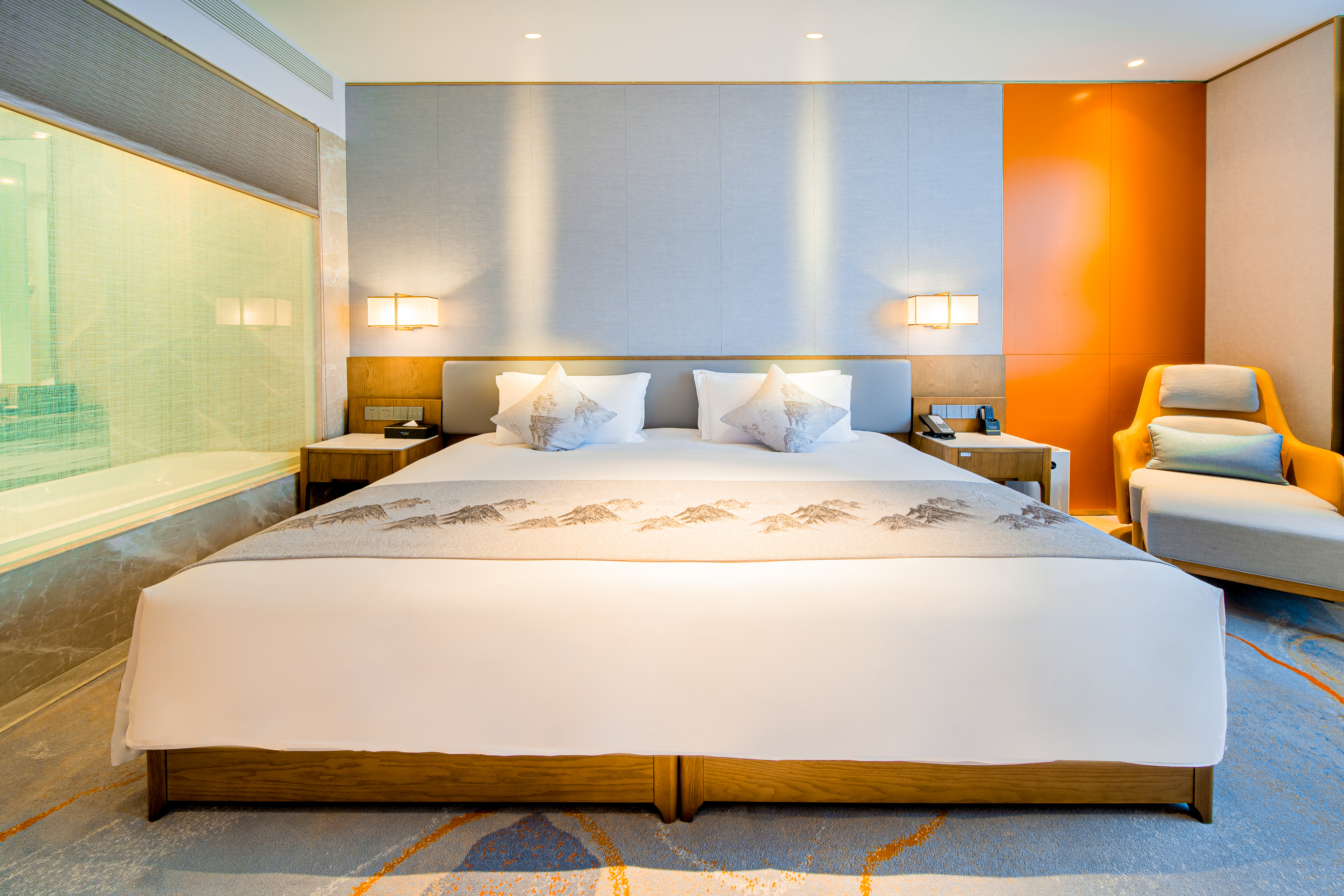 Guest room at the Wyndham Shiyan Downtown in Shiyan, Other than US/Canada