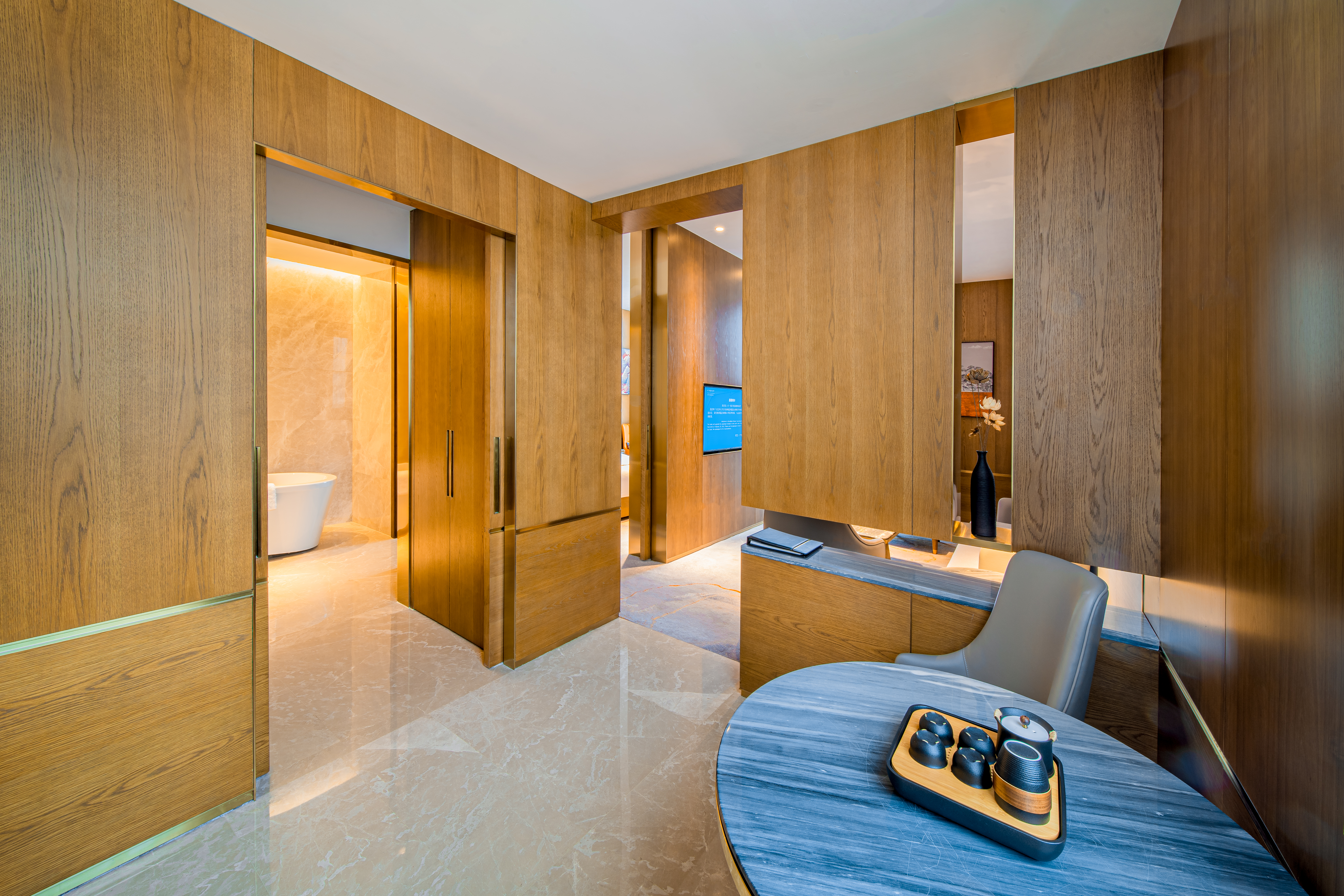 Wyndham Shiyan Downtown suite in Shiyan, Other than US/Canada