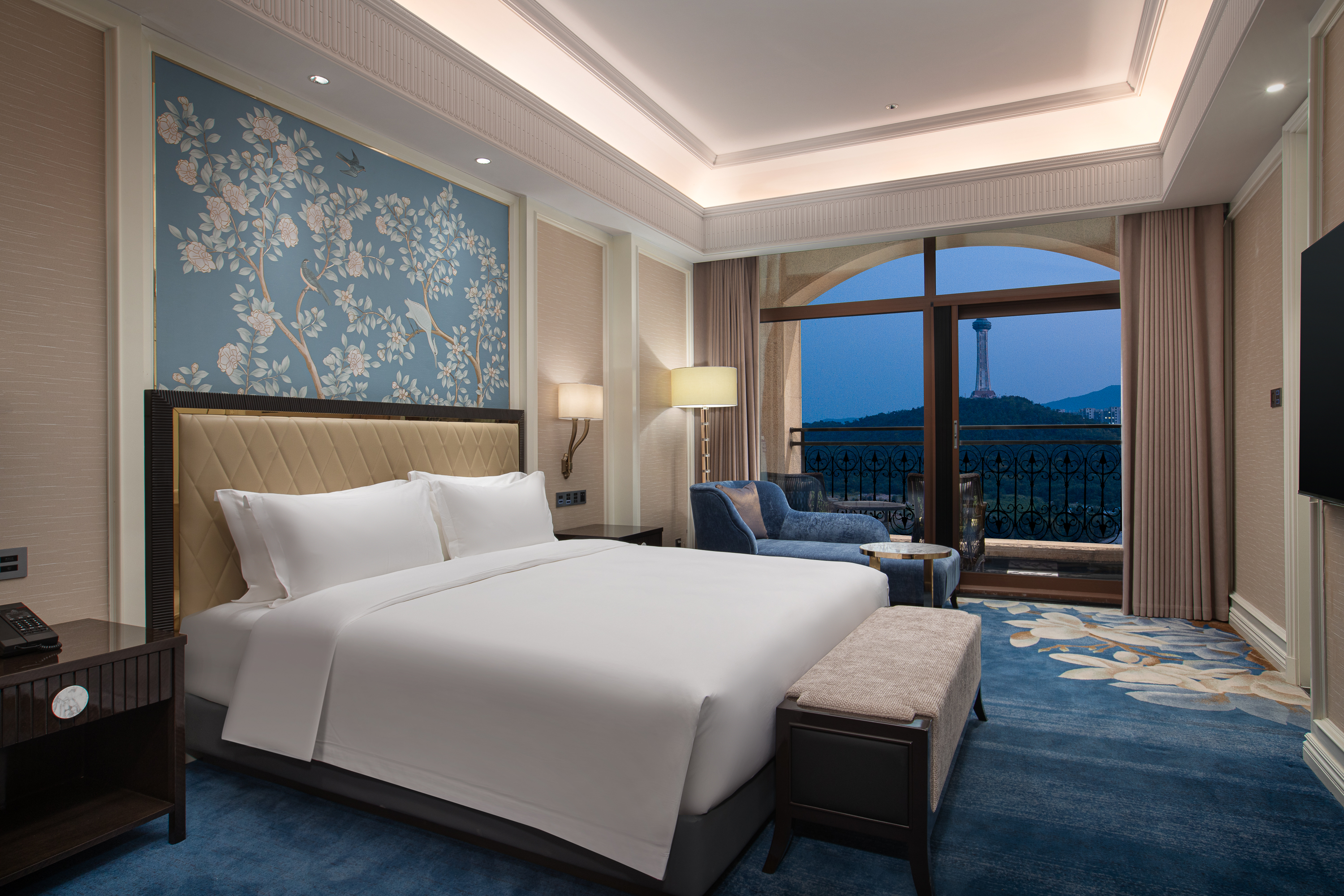 Guest room at the Wyndham Taian West in Taian, Other than US/Canada