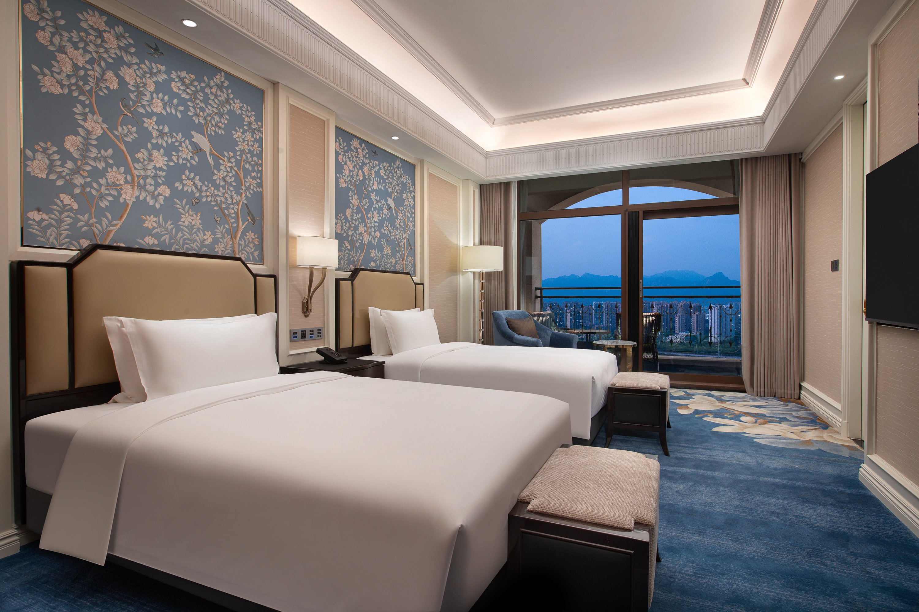 Guest room at the Wyndham Taian West in Taian, Other than US/Canada