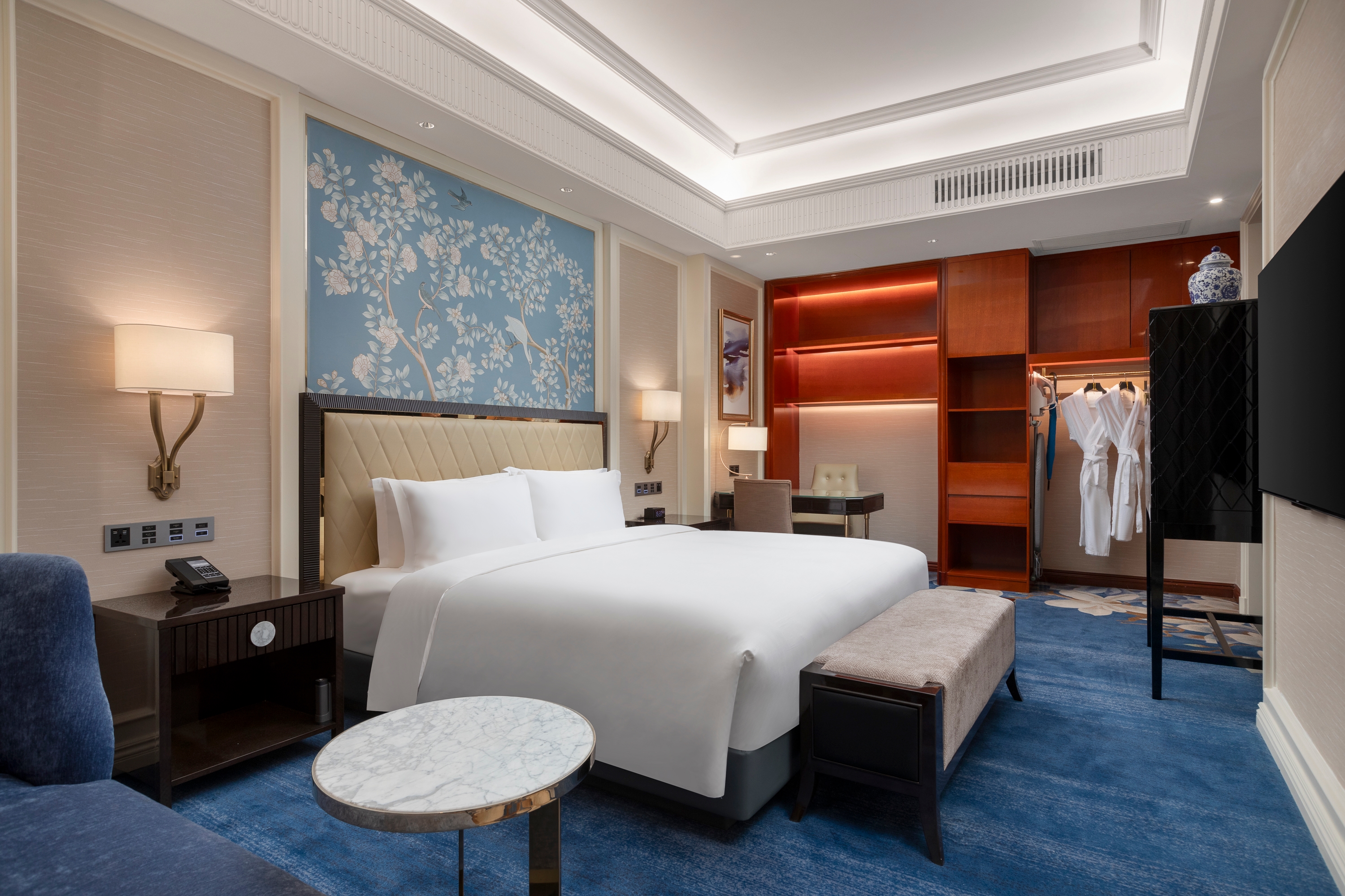 Guest room at the Wyndham Taian West in Taian, Other than US/Canada