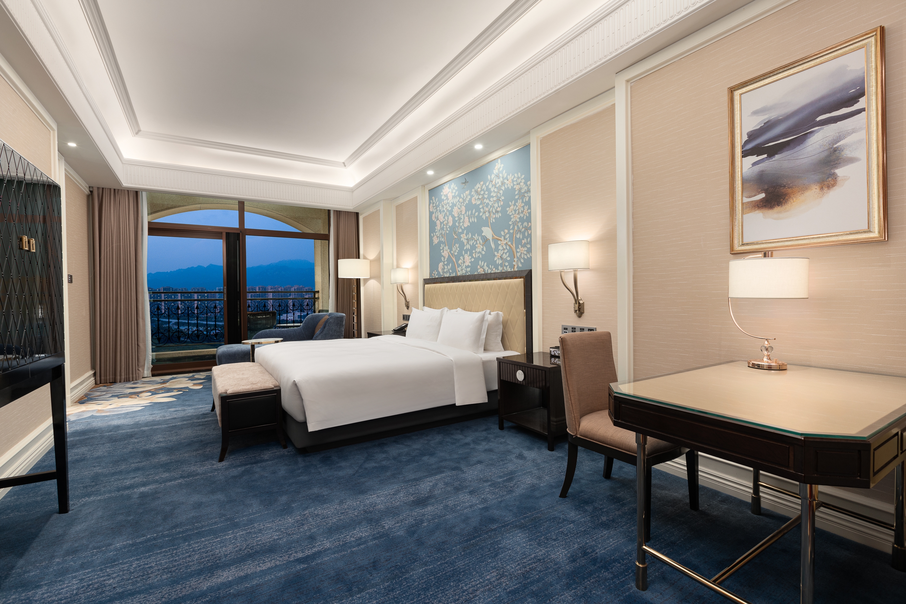 Guest room at the Wyndham Taian West in Taian, Other than US/Canada