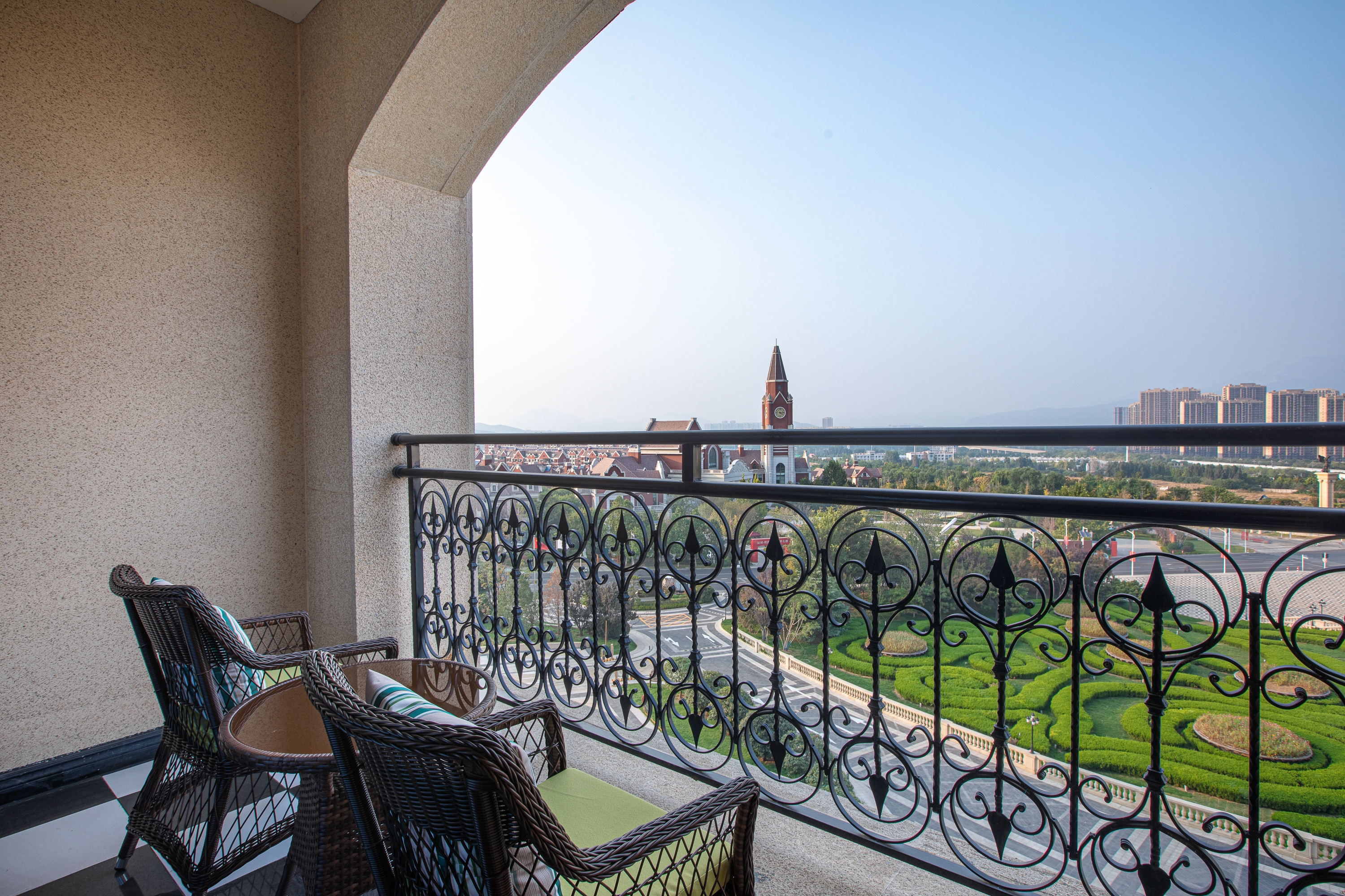 Guest room at the Wyndham Taian West in Taian, Other than US/Canada