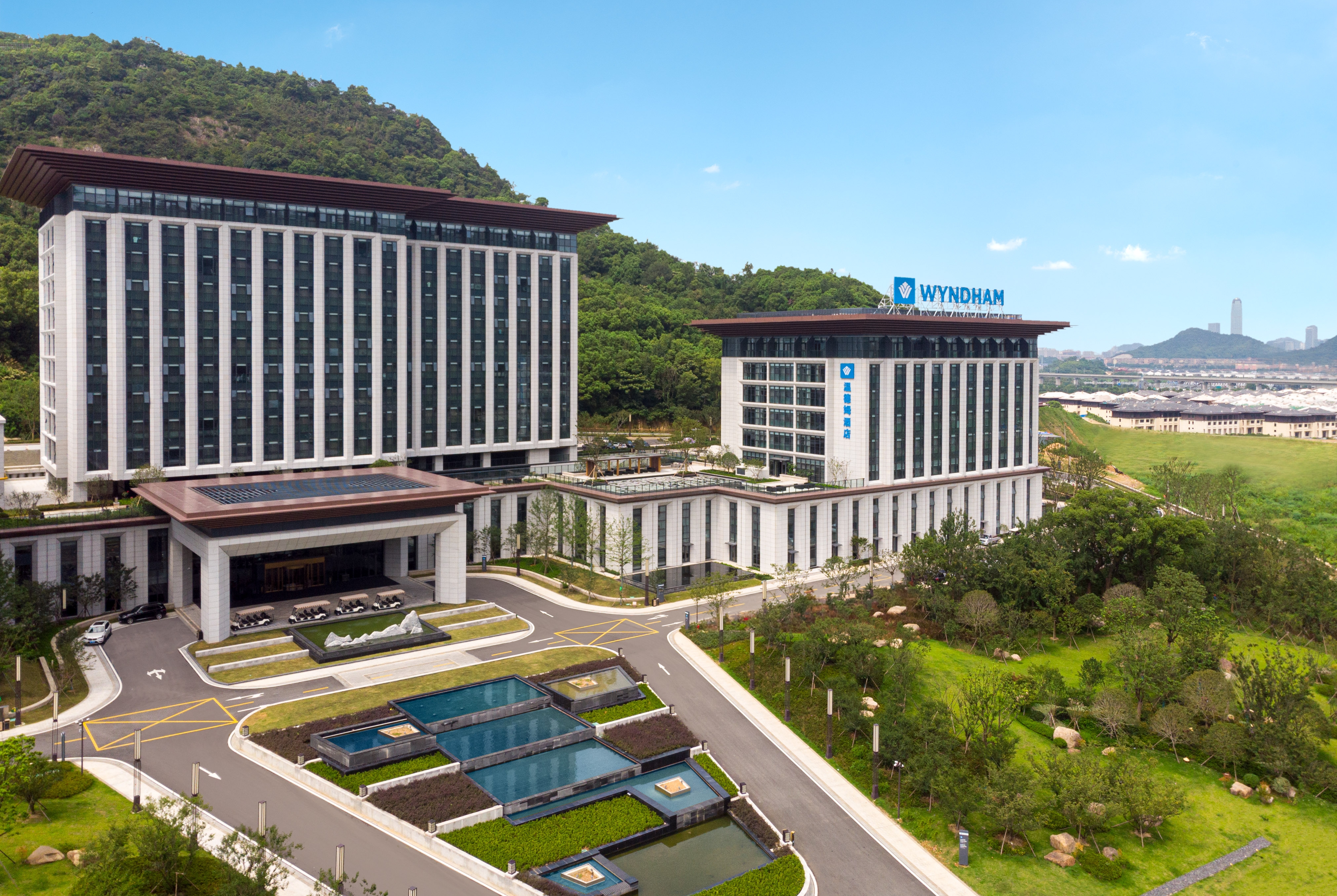 Exterior of Wyndham Taizhou West hotel in Taizhou, Other than US/Canada