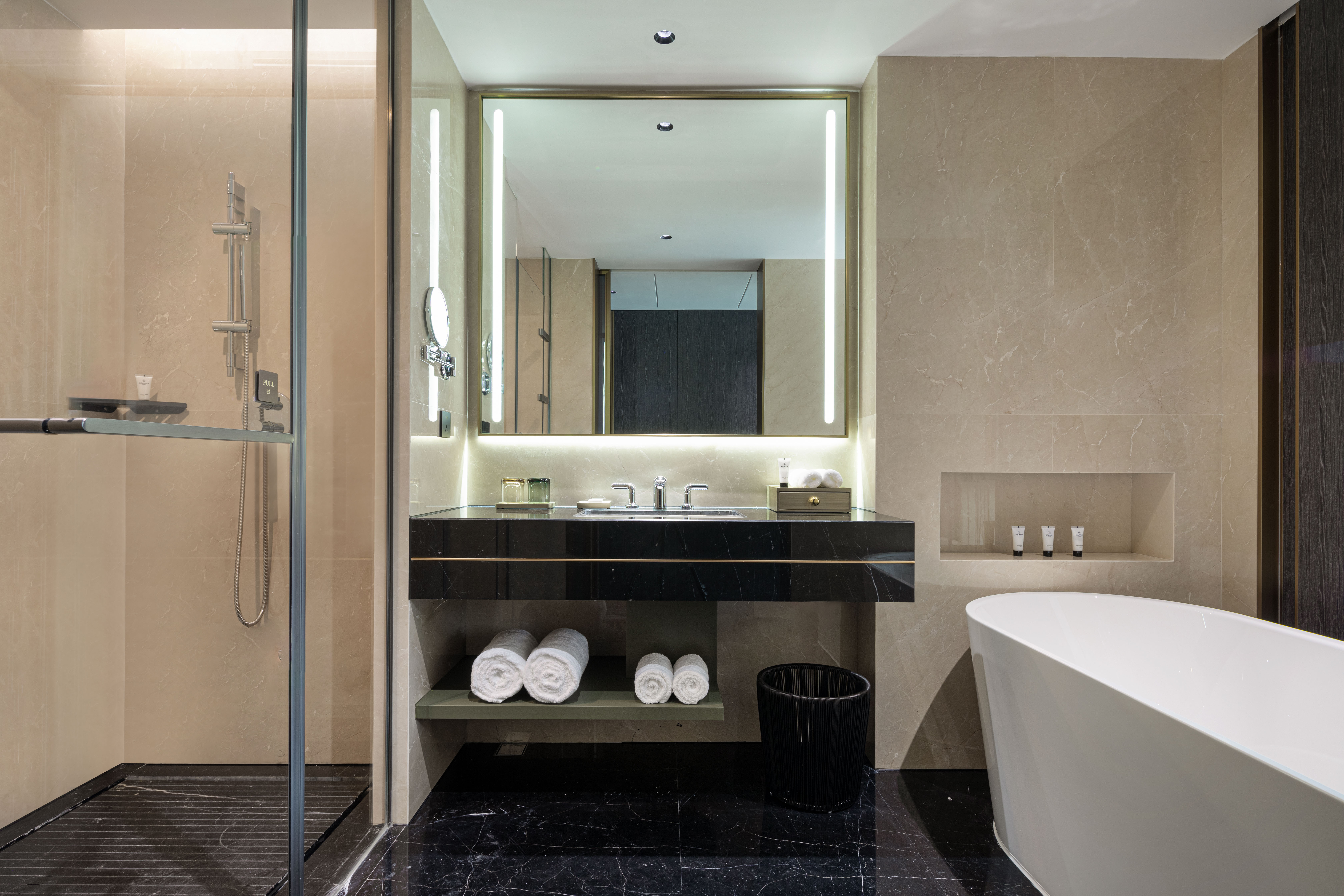 Guest room at the Wyndham Taizhou West in Taizhou, Other than US/Canada