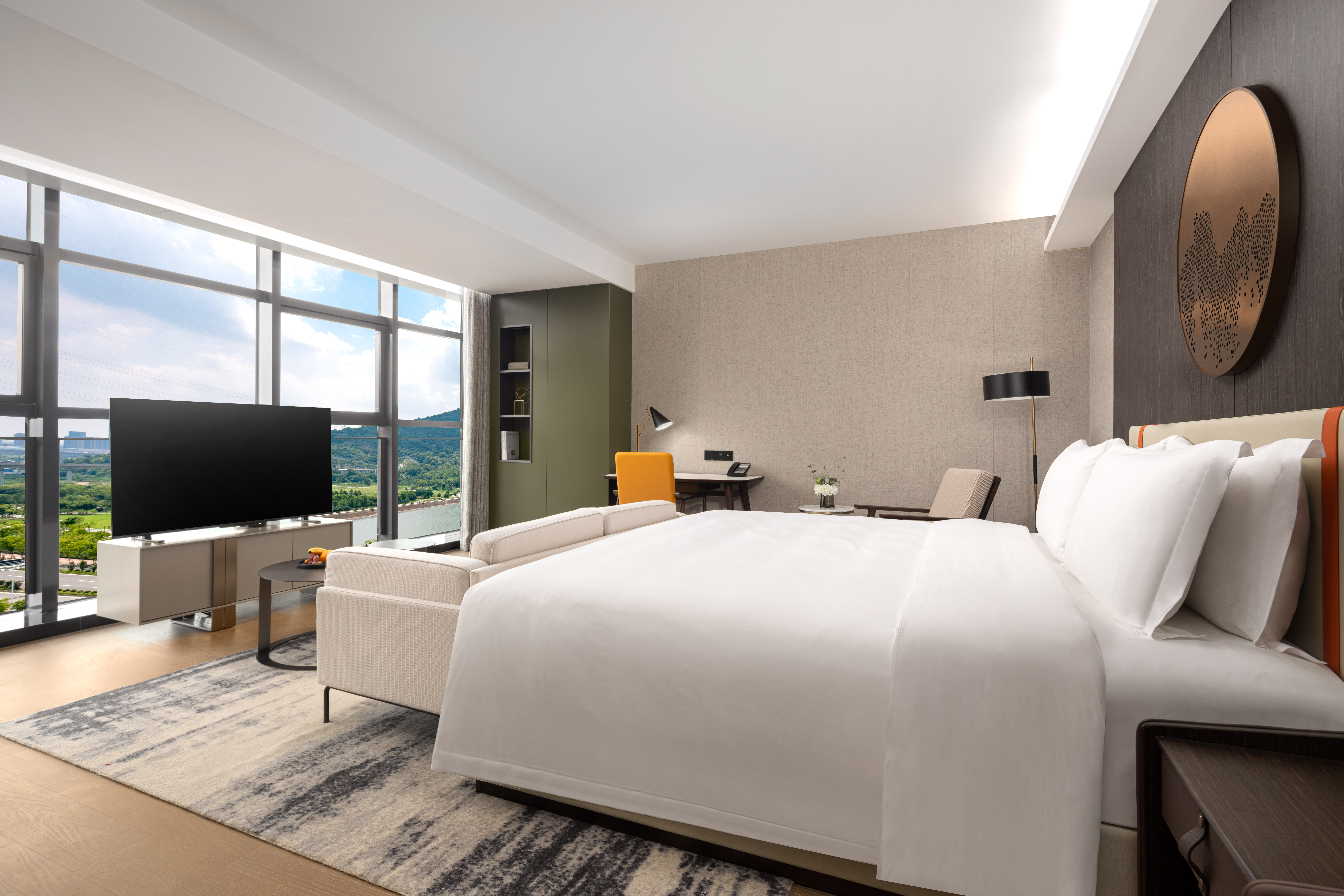 Guest room at the Wyndham Taizhou West in Taizhou, Other than US/Canada