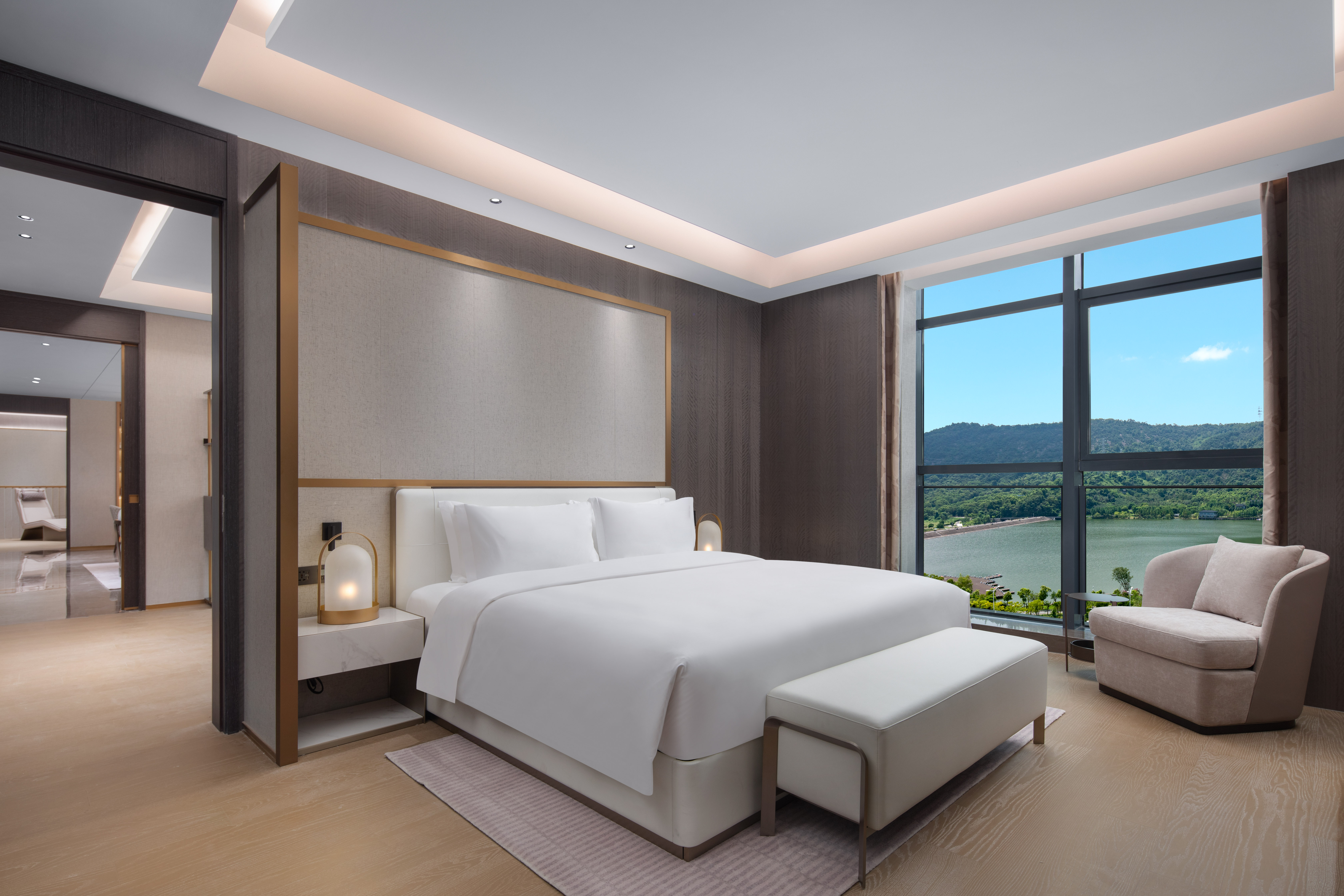 Guest room at the Wyndham Taizhou West in Taizhou, Other than US/Canada
