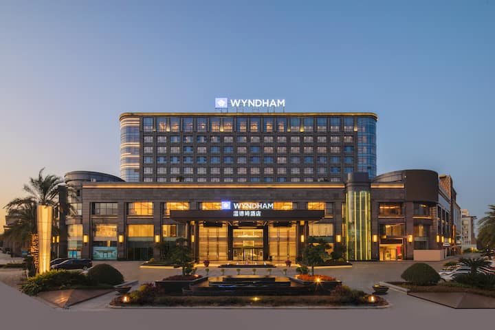 Exterior of Wyndham Wenzhou hotel in Wenzhou, Other than US/Canada