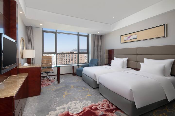 Guest room at the Wyndham Wenzhou in Wenzhou, Other than US/Canada