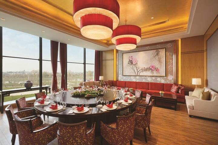 Wyndham Urumqi North restaurant private dining area in Wujiaqu, Other than US/Canada