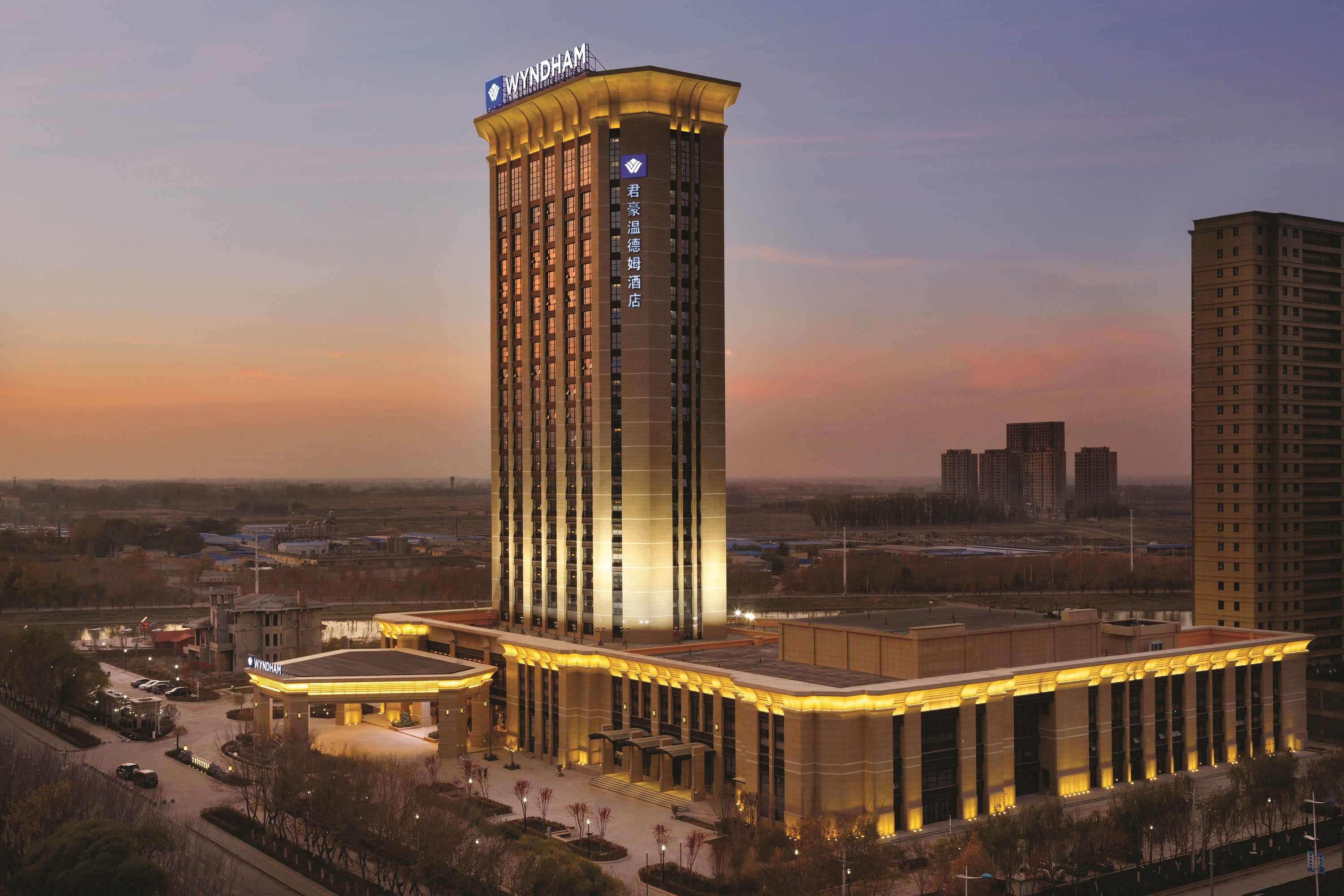 Exterior Night Image of Wyndham Urumqi North hotel in Wujiaqu, Other than US/Canada