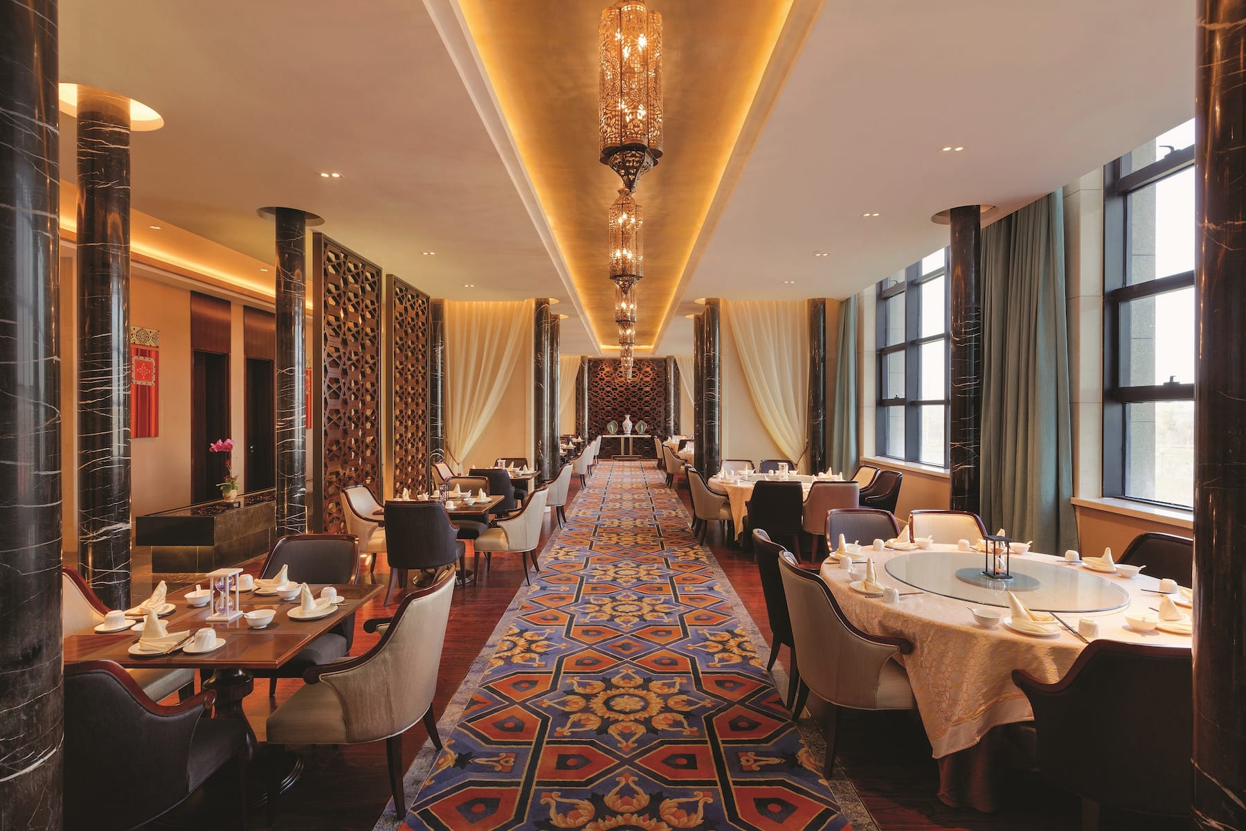 Restaurant bar at Wyndham Urumqi North in Wujiaqu, Other than US/Canada