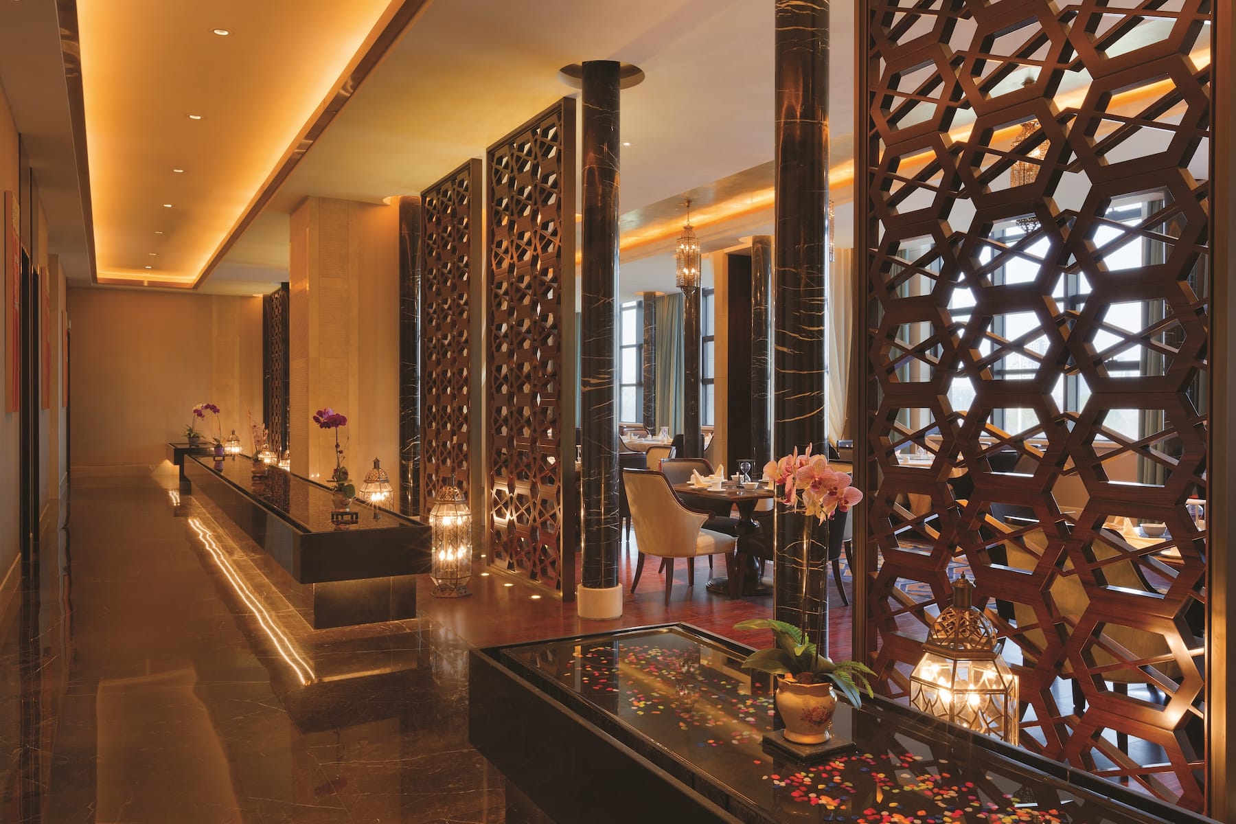 Restaurant bar at Wyndham Urumqi North in Wujiaqu, Other than US/Canada