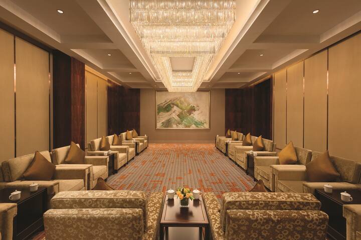 Meeting room feature at Wyndham Urumqi North in Wujiaqu, Other than US/Canada
