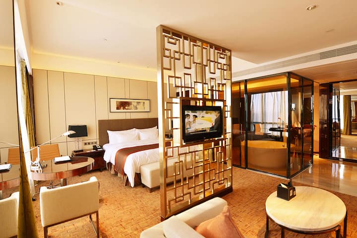 Guest room at the Wyndham Xuzhou East in Xuzhou, Other than US/Canada