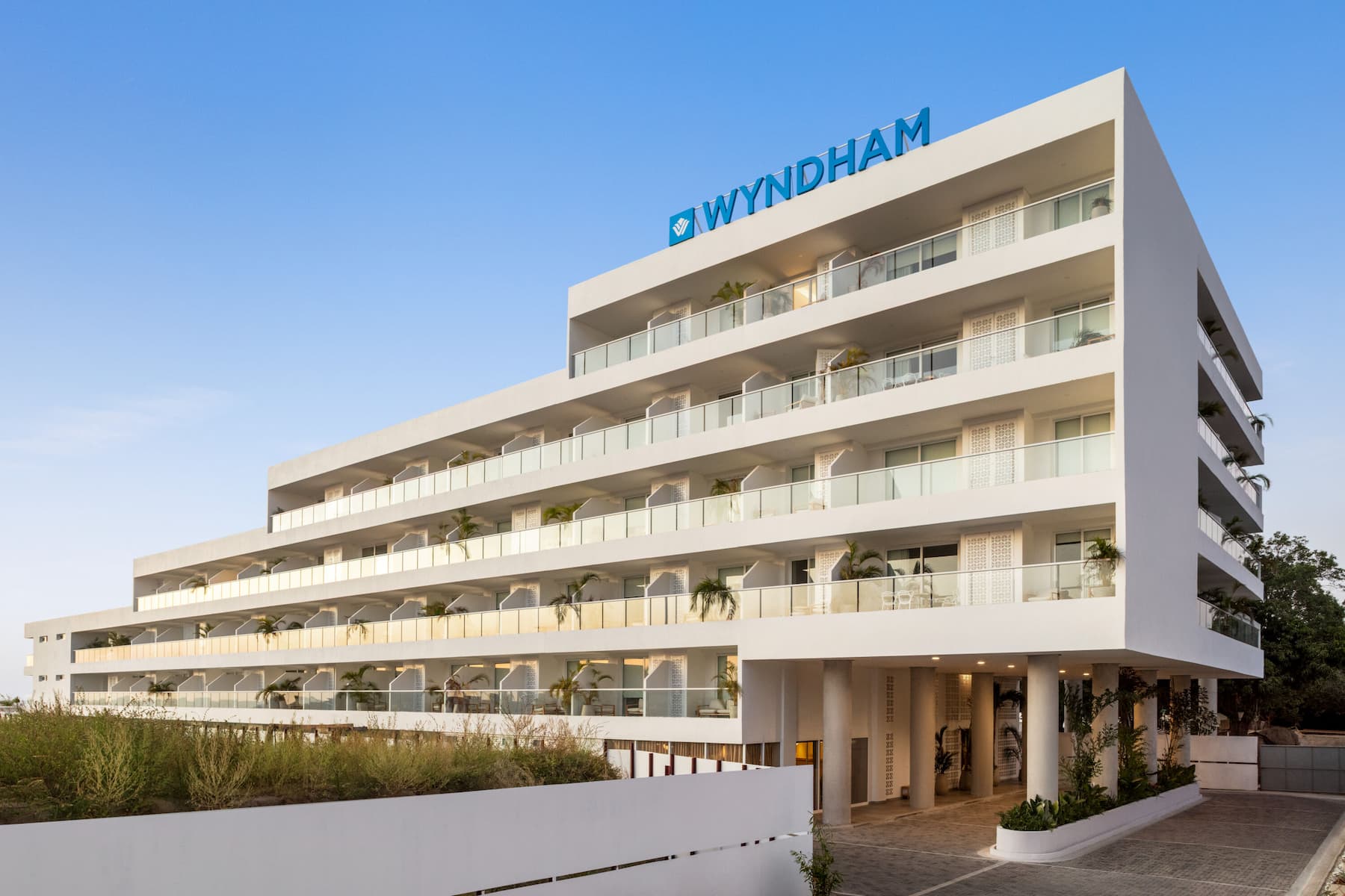 Exterior of Wyndham Santa Marta Aluna Beach hotel in Santa Marta, Other than US/Canada