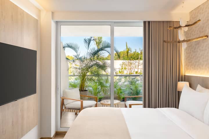 Guest room at the Wyndham Santa Marta Aluna Beach in Santa Marta, Other than US/Canada