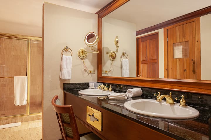 Guest room at the Wyndham San Jose Herradura Hotel & Convention Center in San Jose, Other than US/Canada