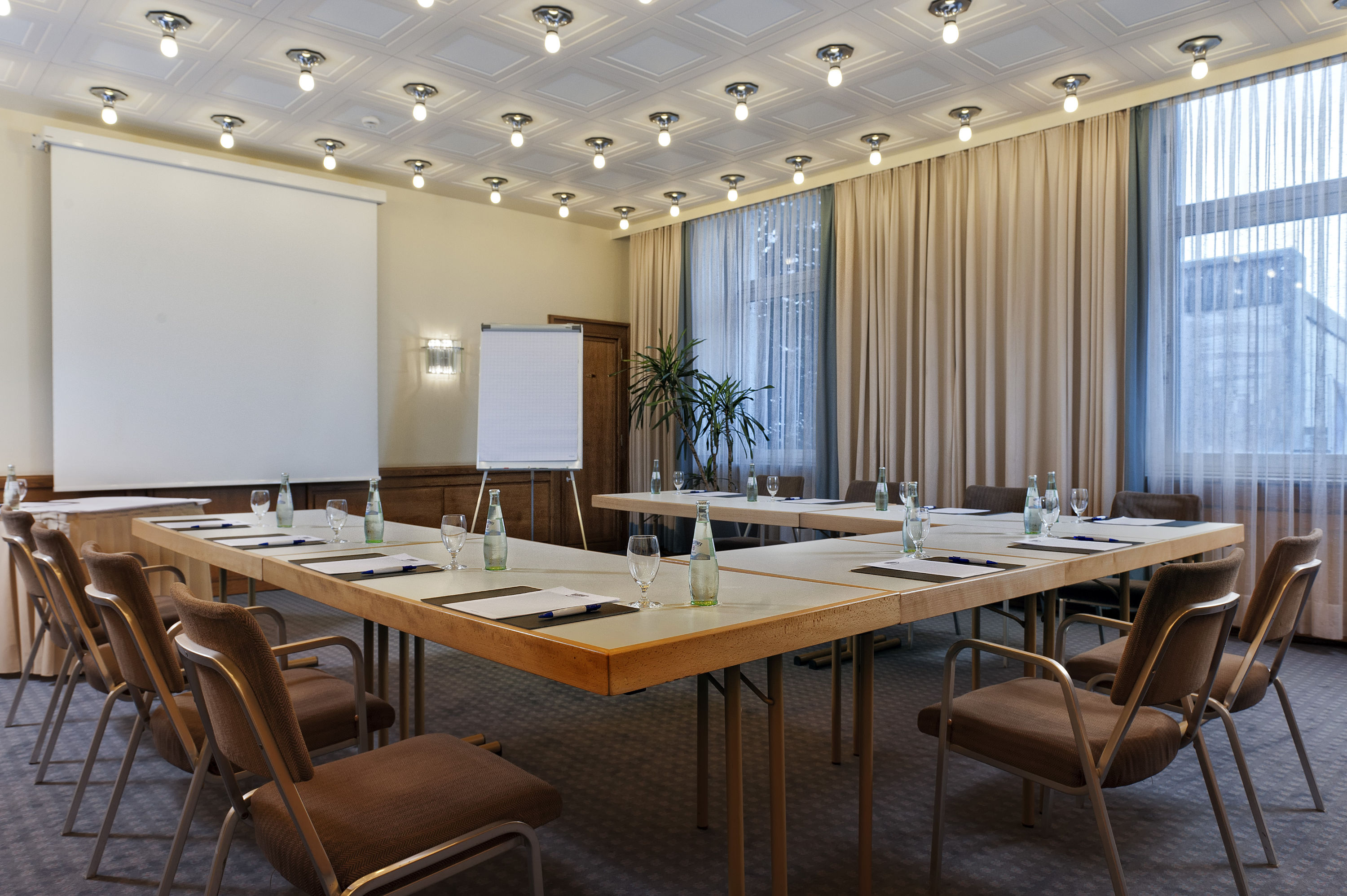 Meeting room at Wyndham Duisburger Hof in Duisburg, Other than US/Canada
