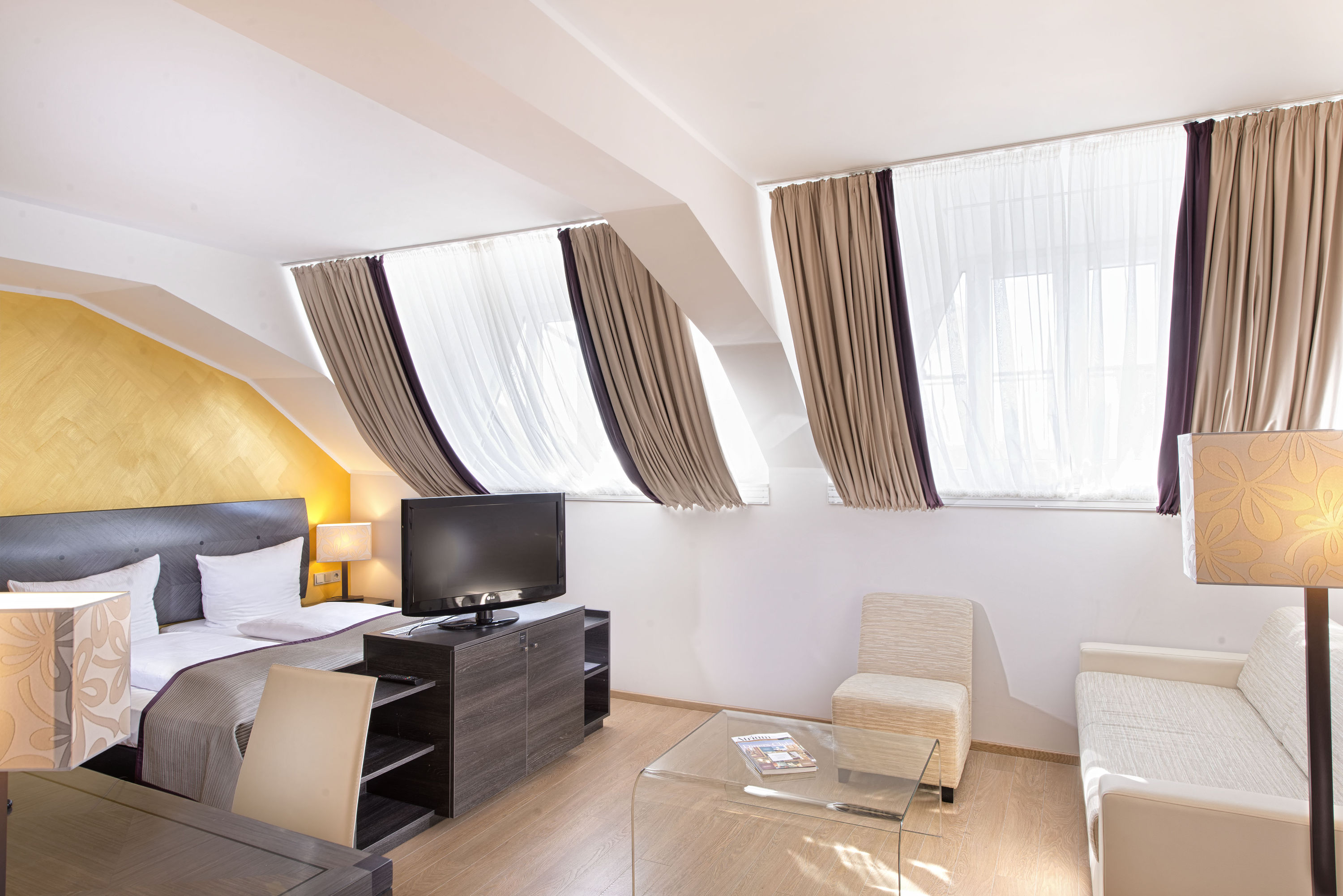 Wyndham Duisburger Hof suite in Duisburg, Other than US/Canada