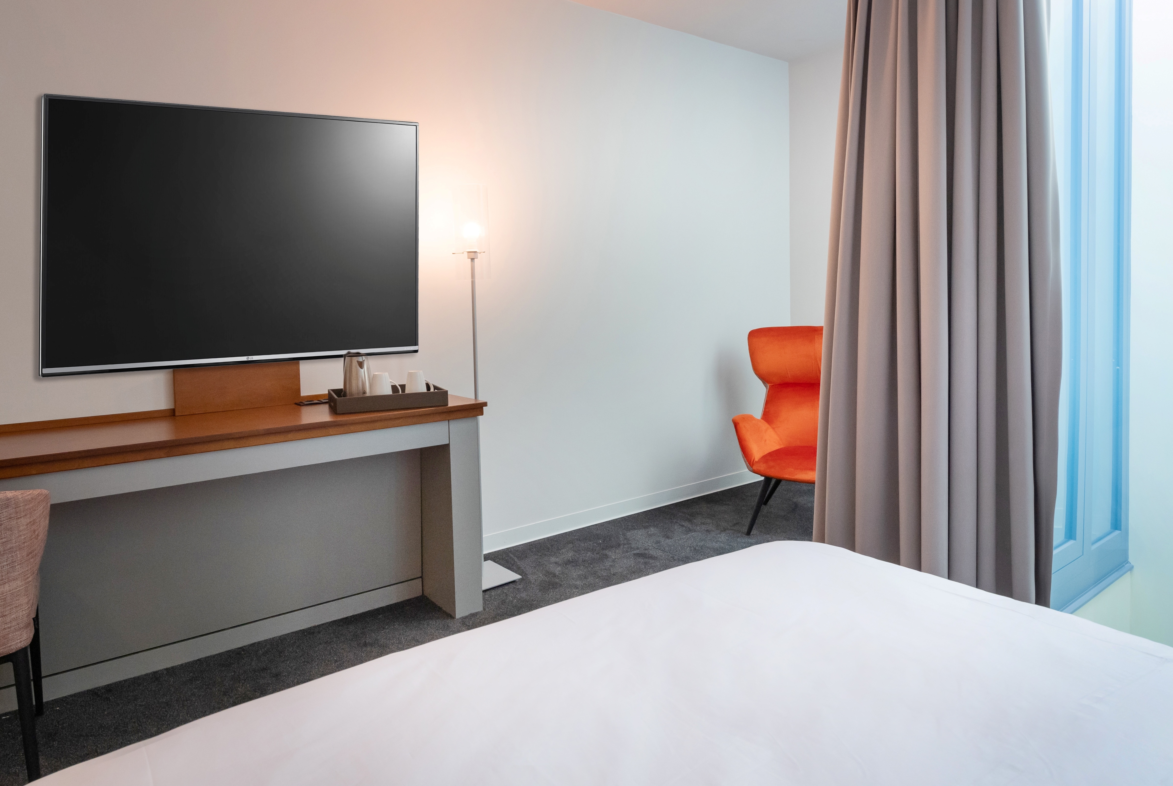 Guest room at the Wyndham Frankfurt Niederrad in Frankfurt am Main, Other than US/Canada