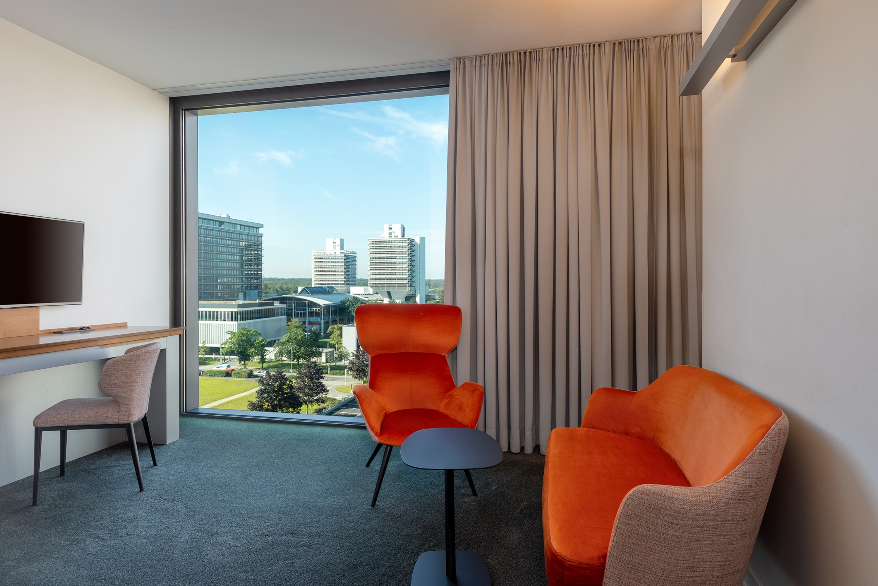 Guest room at the Wyndham Frankfurt Niederrad in Frankfurt am Main, Other than US/Canada