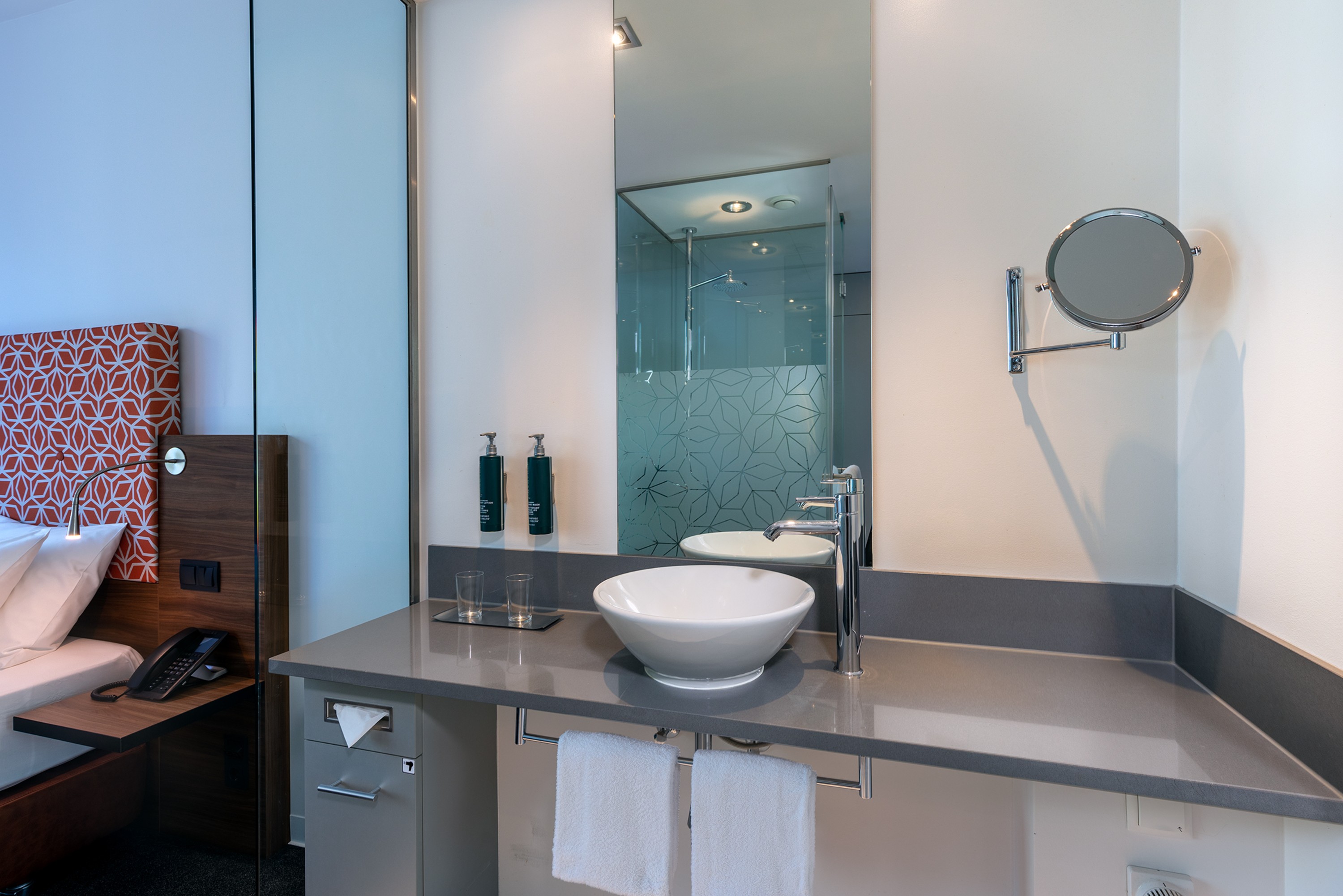 Guest room at the Wyndham Frankfurt Niederrad in Frankfurt am Main, Other than US/Canada