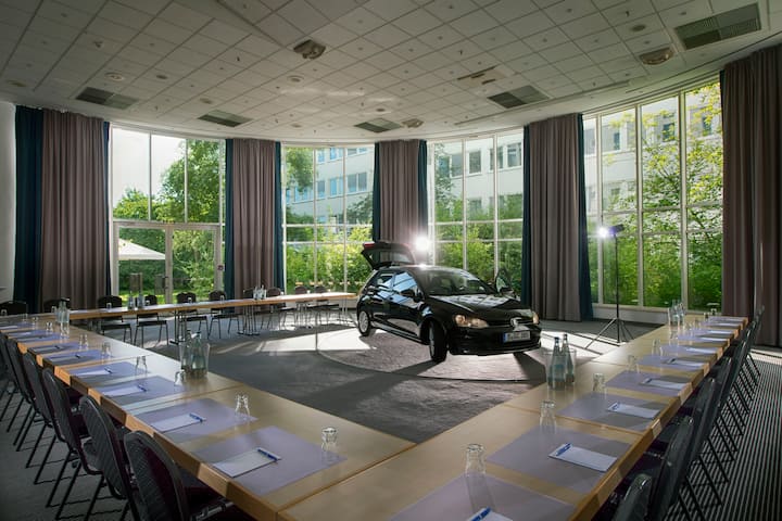 Exterior of Wyndham Hannover Atrium hotel in Hannover, Other than US/Canada