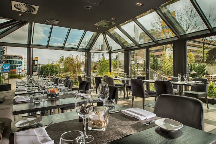 Wyndham Stuttgart Airport Messe restaurant in Stuttgart, Other than US/Canada