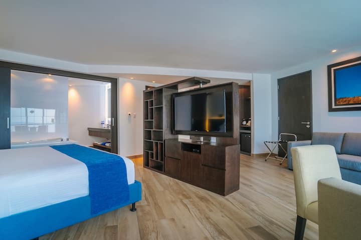 Guest room at the Wyndham Guayaquil Puerto Santa Ana in Guayaquil, Other than US/Canada